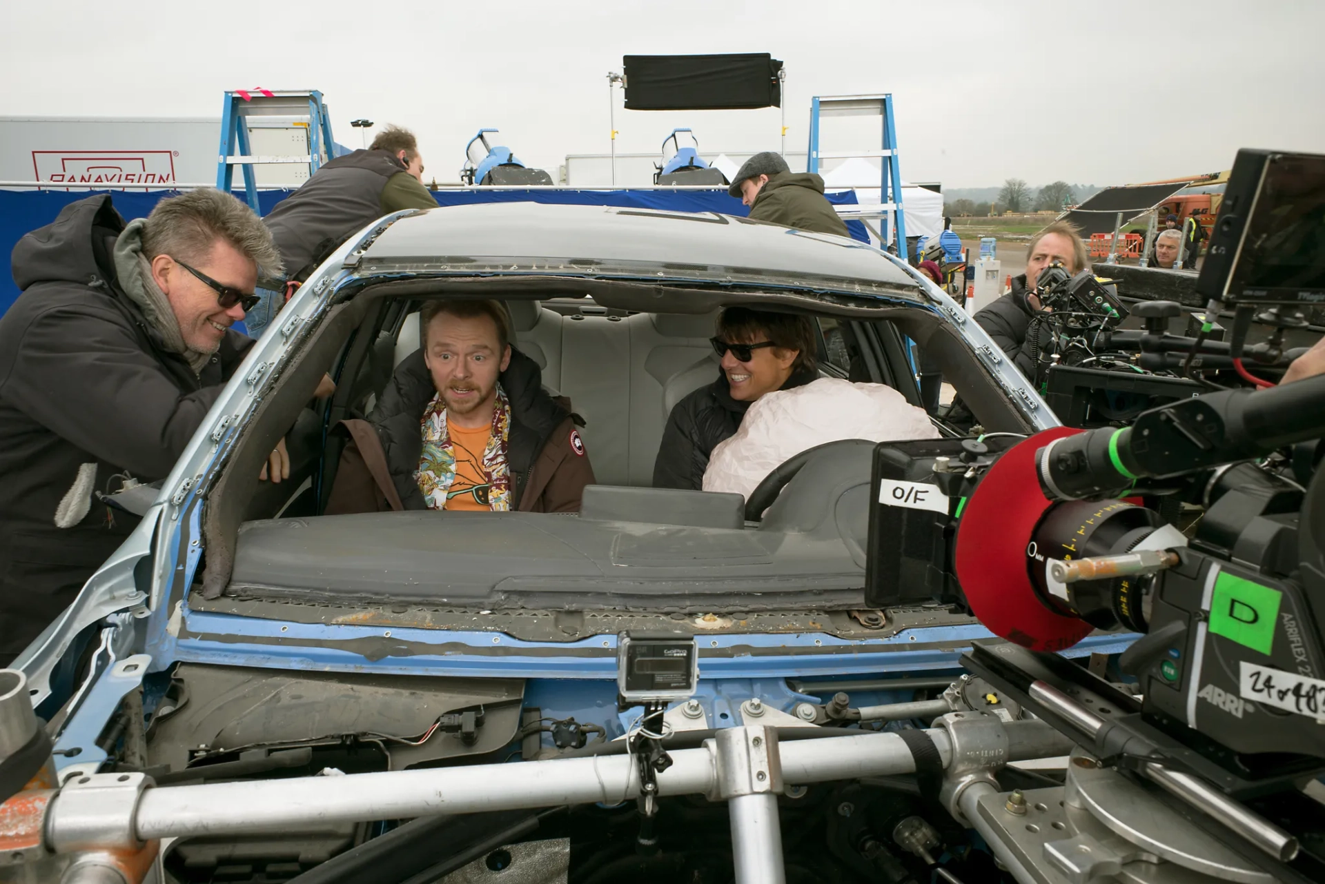 Tom Cruise, Christopher McQuarrie, and Simon Pegg in Mission: Impossible - Rogue Nation (2015)