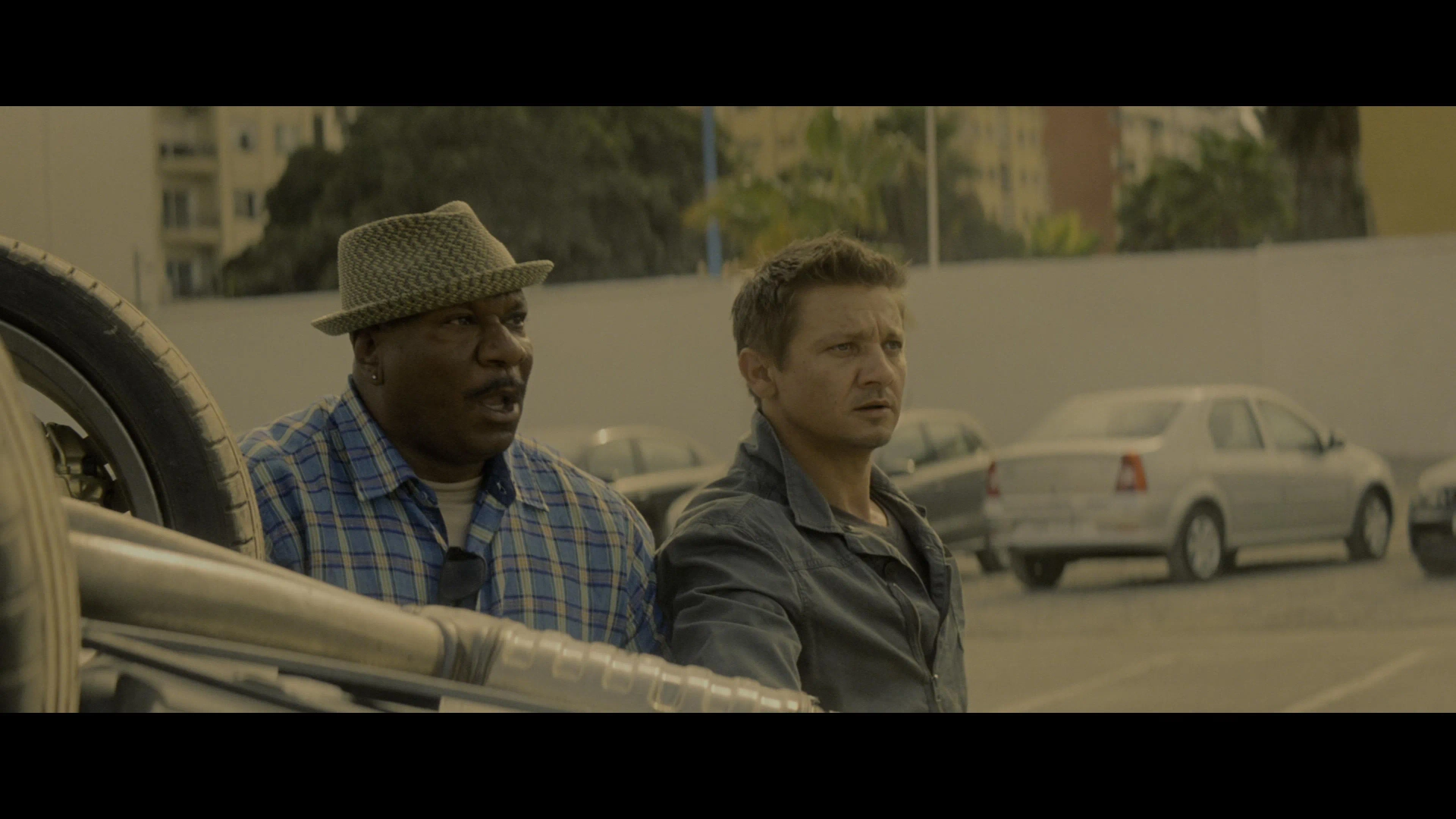 Ving Rhames and Jeremy Renner in Mission: Impossible - Rogue Nation (2015)