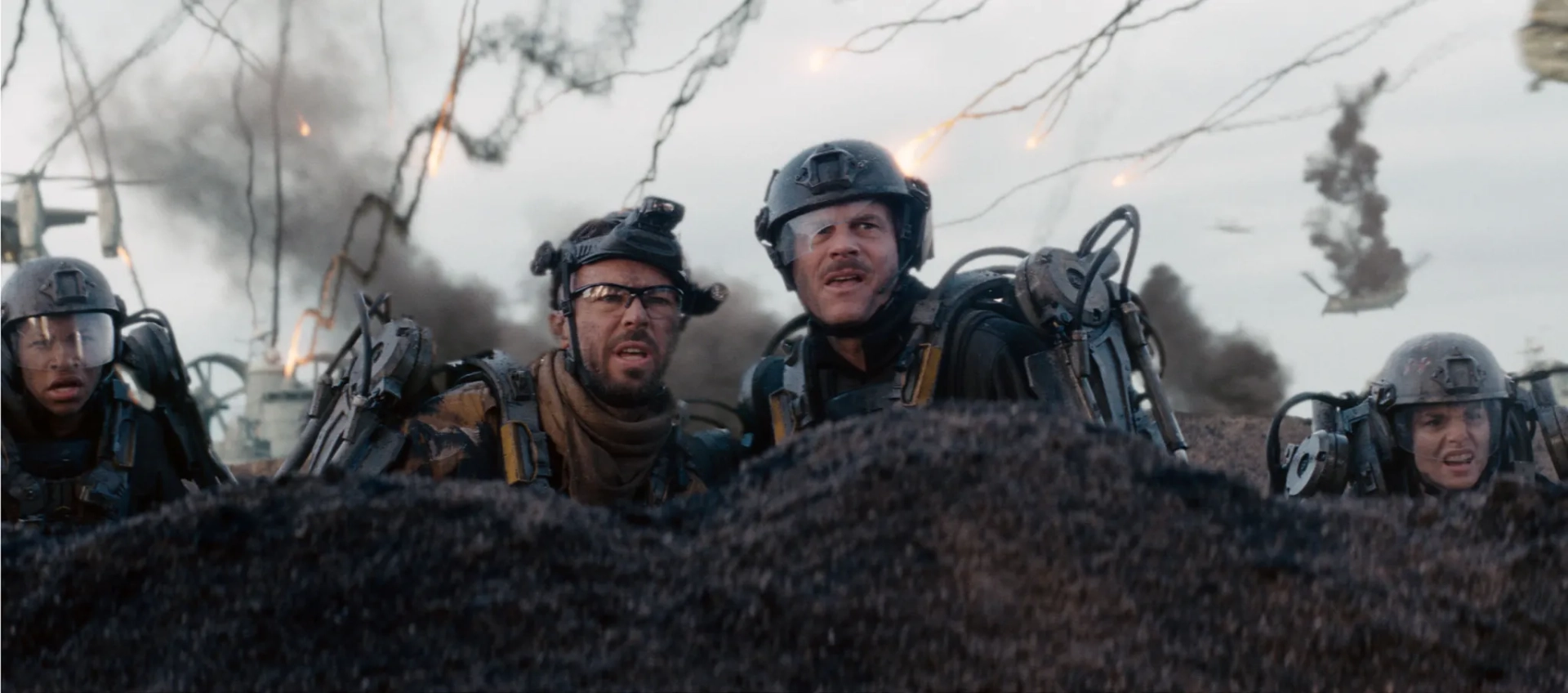 Bill Paxton, Kick Gurry, Franz Drameh, and Charlotte Riley in Edge of Tomorrow (2014)