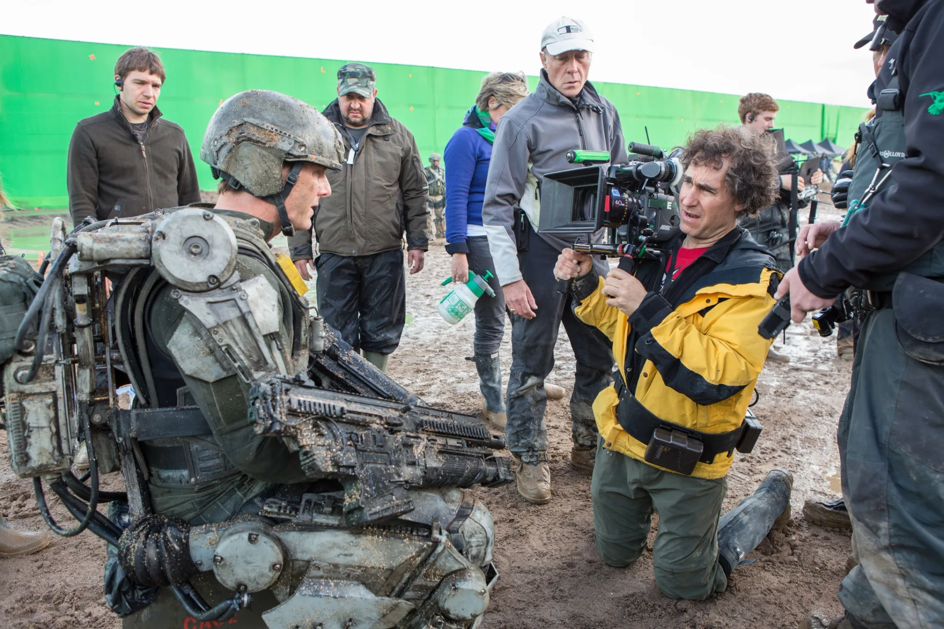 Tom Cruise and Doug Liman in Edge of Tomorrow (2014)