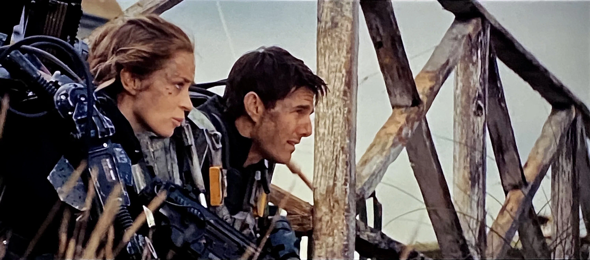 Tom Cruise and Emily Blunt in Edge of Tomorrow (2014)