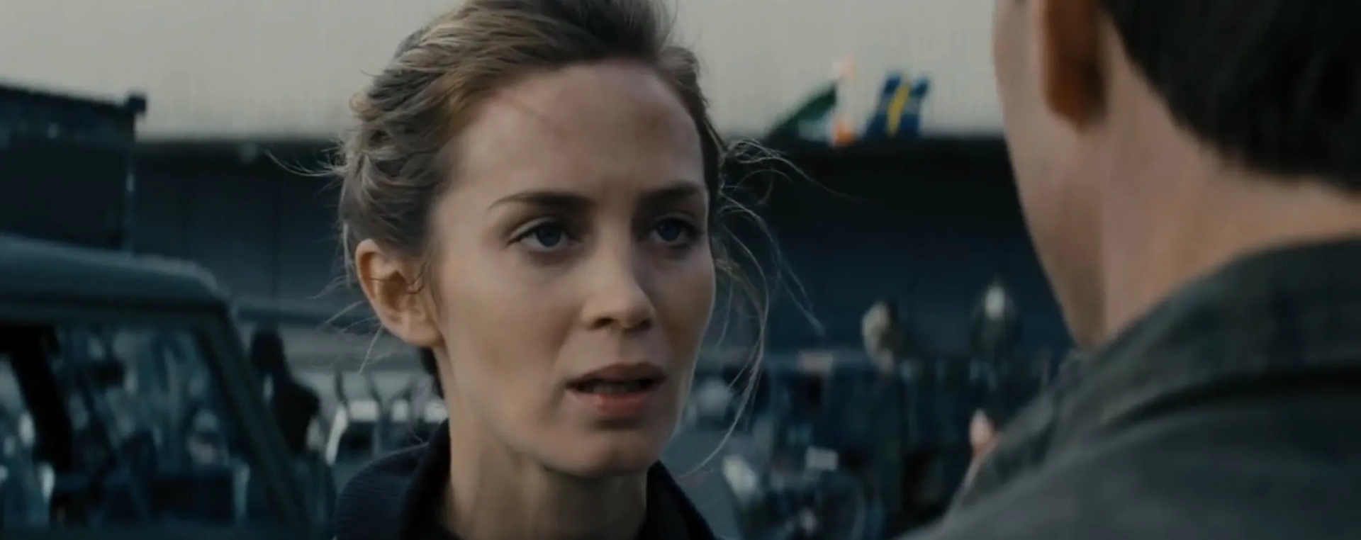 Tom Cruise and Emily Blunt in Edge of Tomorrow (2014)