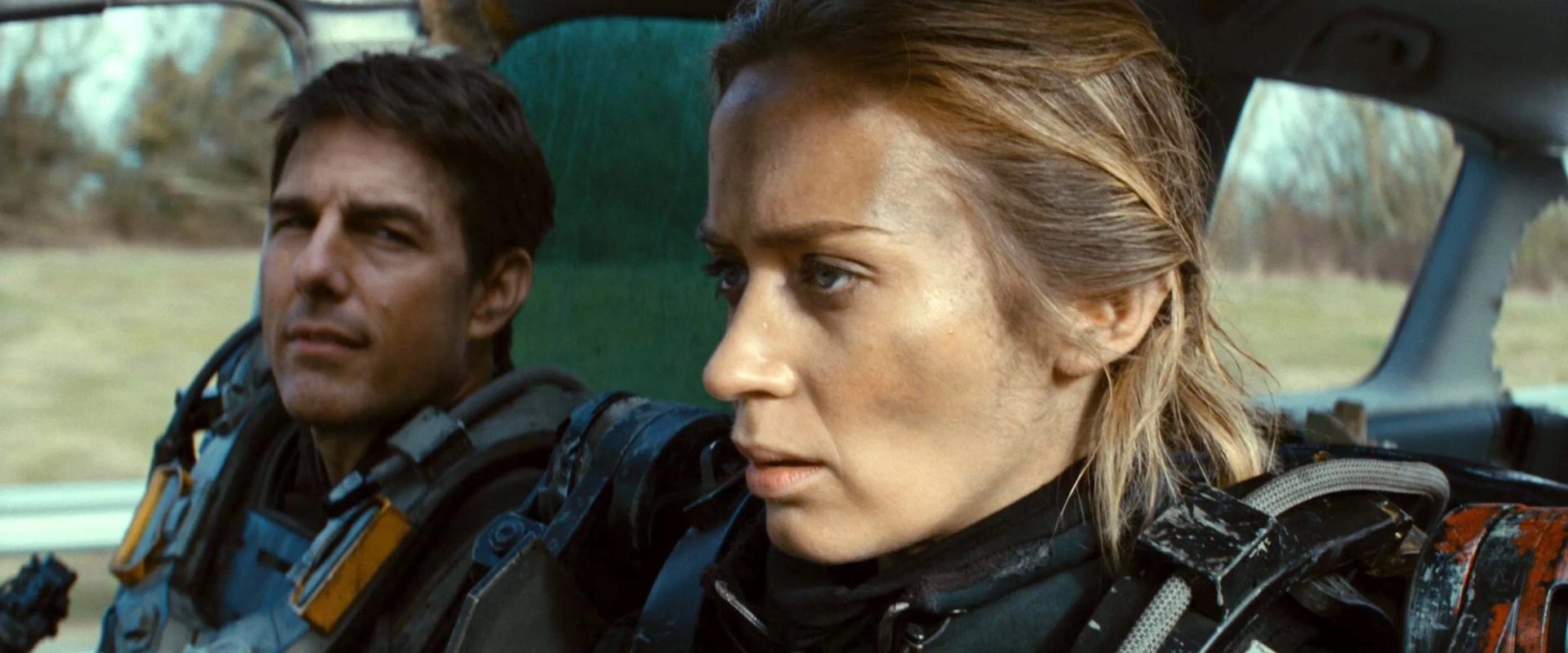 Tom Cruise and Emily Blunt in Edge of Tomorrow (2014)