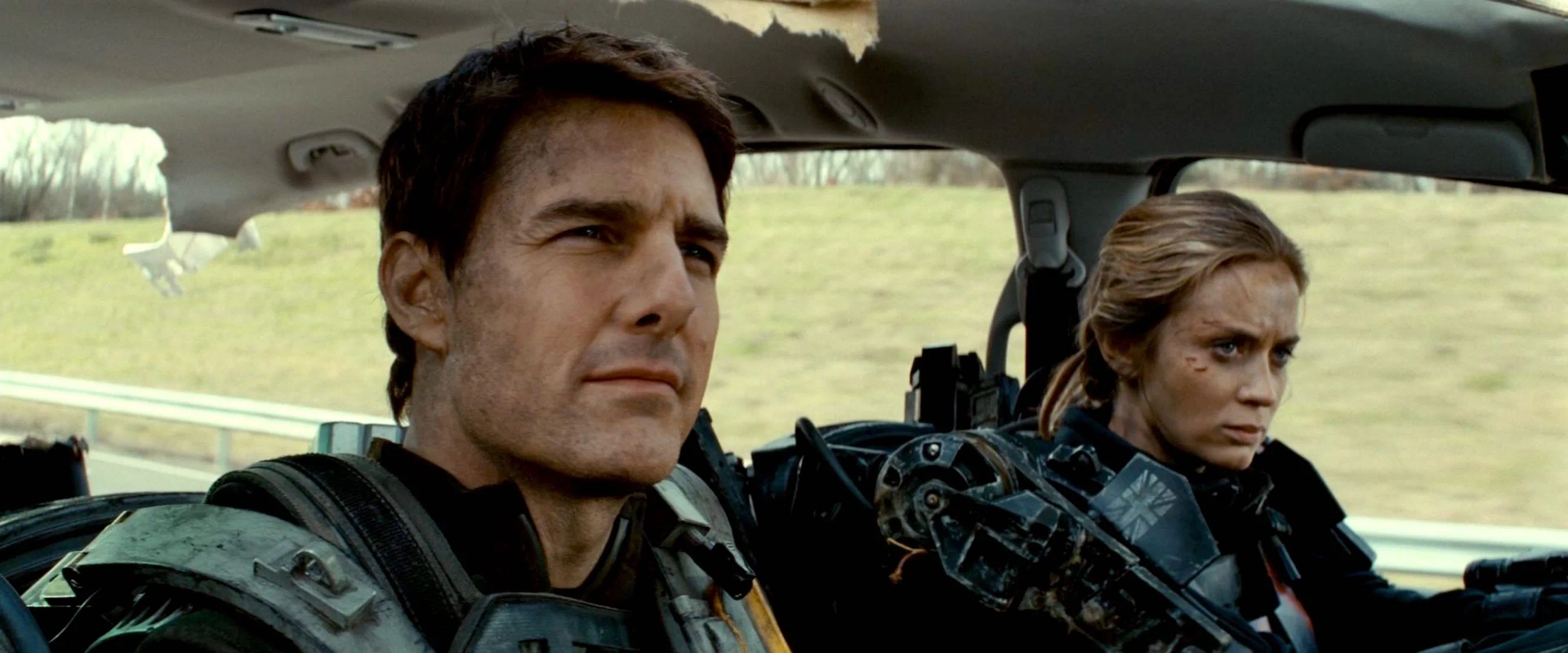 Tom Cruise and Emily Blunt in Edge of Tomorrow (2014)