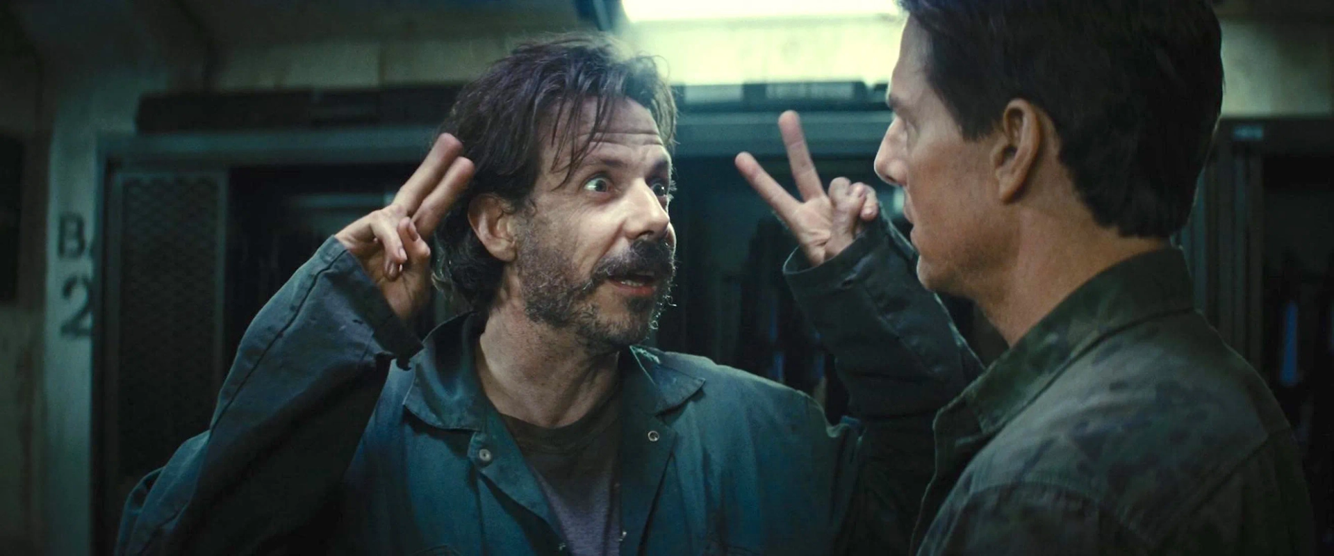 Tom Cruise and Noah Taylor in Edge of Tomorrow (2014)