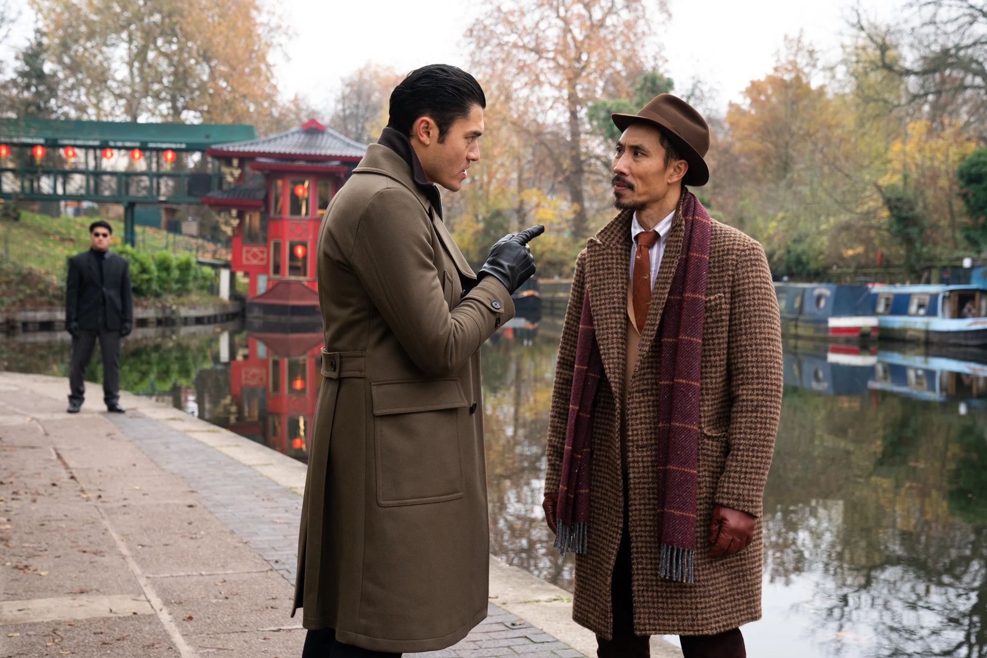 Tom Wu and Henry Golding in The Gentlemen (2019)