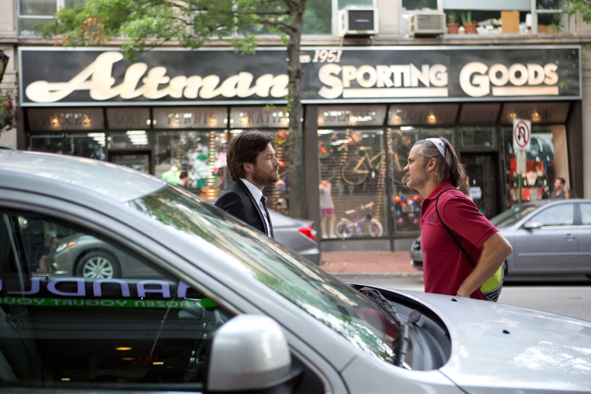 Jason Bateman and Timothy Olyphant in This Is Where I Leave You (2014)