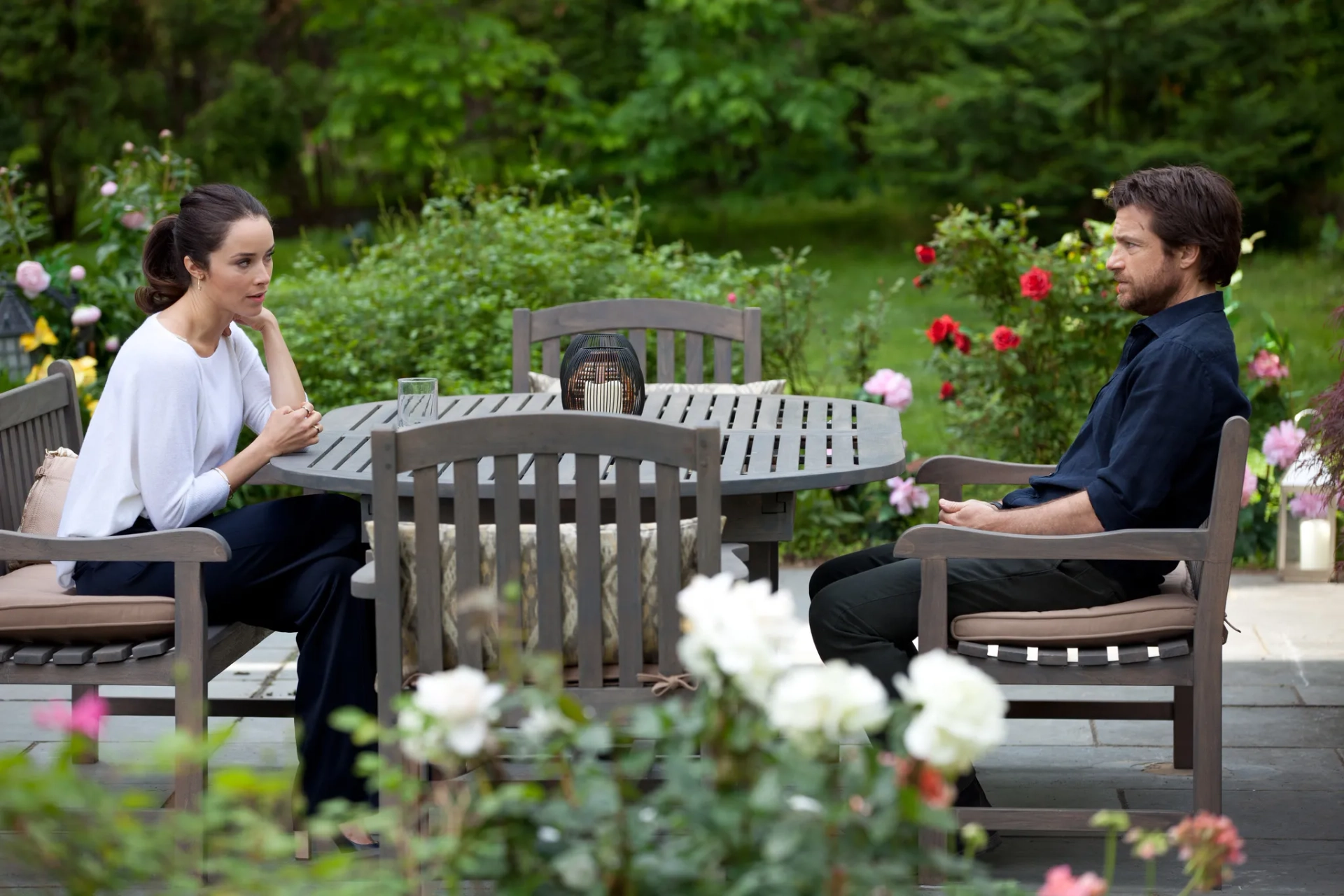 Jason Bateman and Abigail Spencer in This Is Where I Leave You (2014)