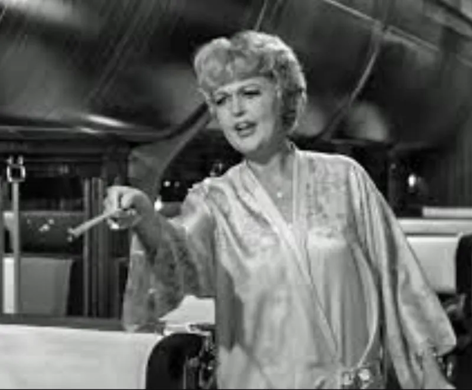 Joan Shawlee in Some Like It Hot (1959)