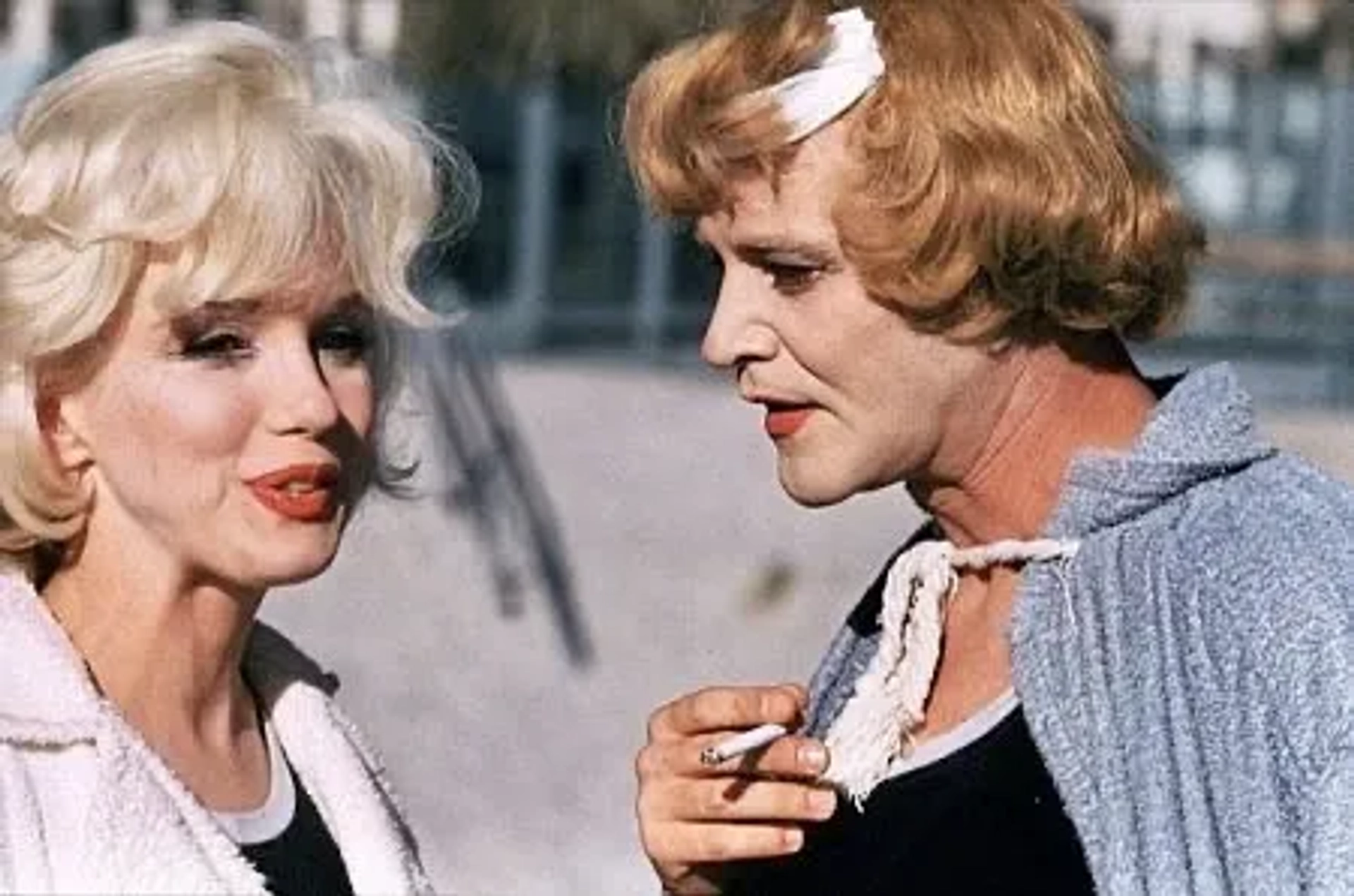 Marilyn Monroe and Jack Lemmon in Some Like It Hot (1959)