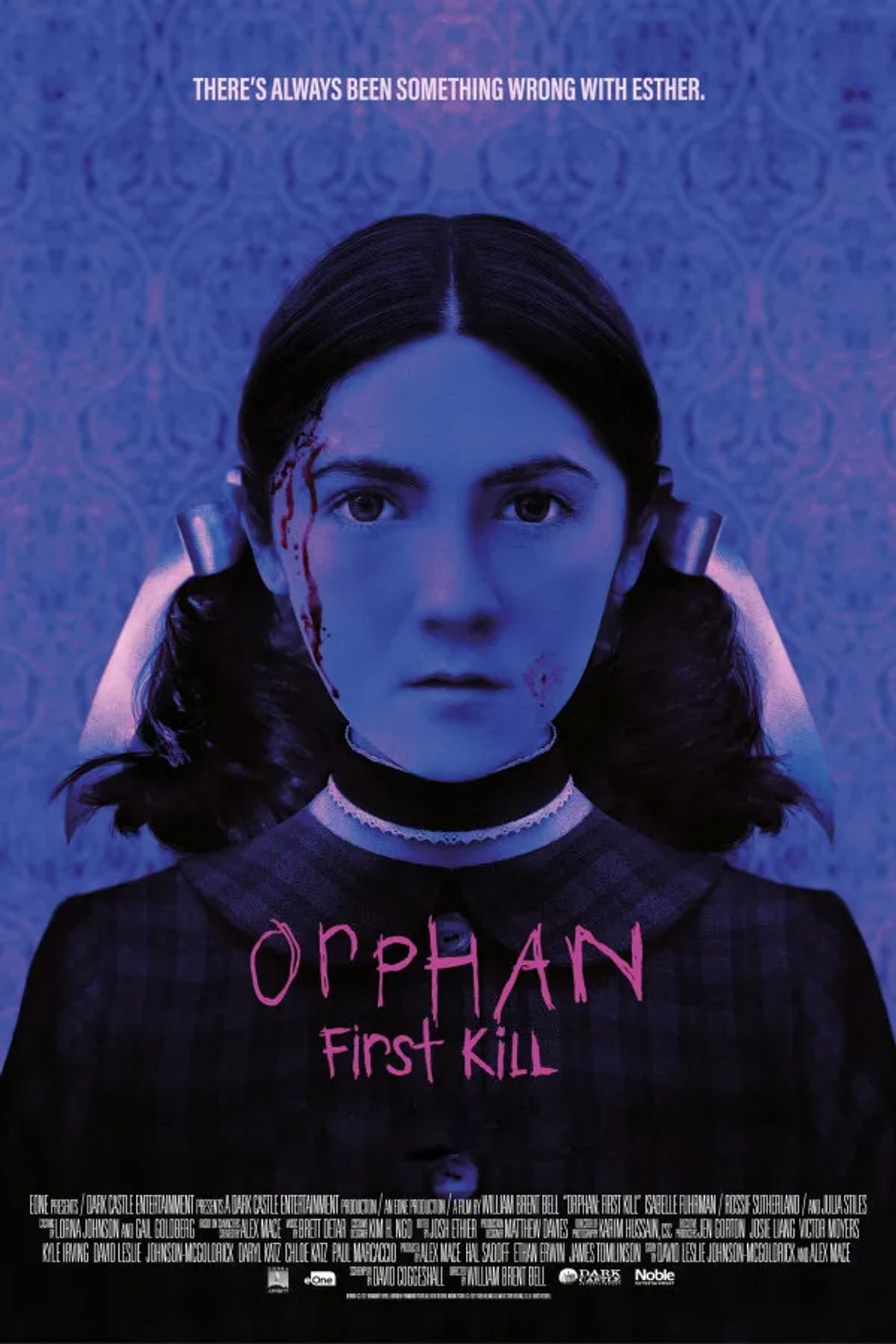 Julia Stiles, William Brent Bell, and Isabelle Fuhrman in Orphan: First Kill (2022)