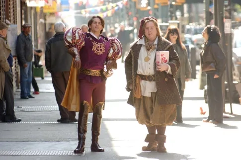 Timothy Spall and James Marsden in Enchanted (2007)