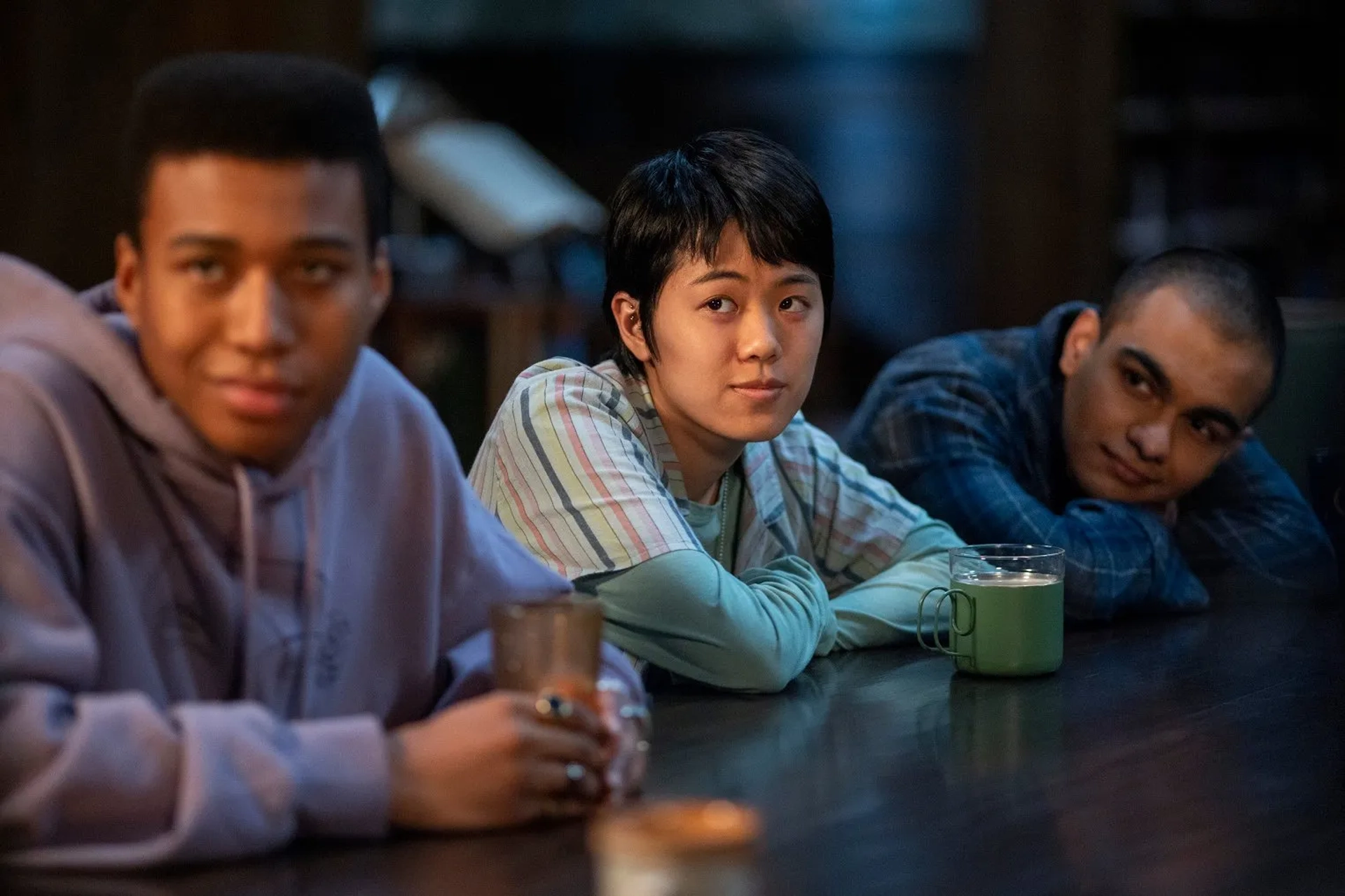 Sauriyan Sapkota, Aya Furukawa, and William Chris Sumpter in The Midnight Club (2022)