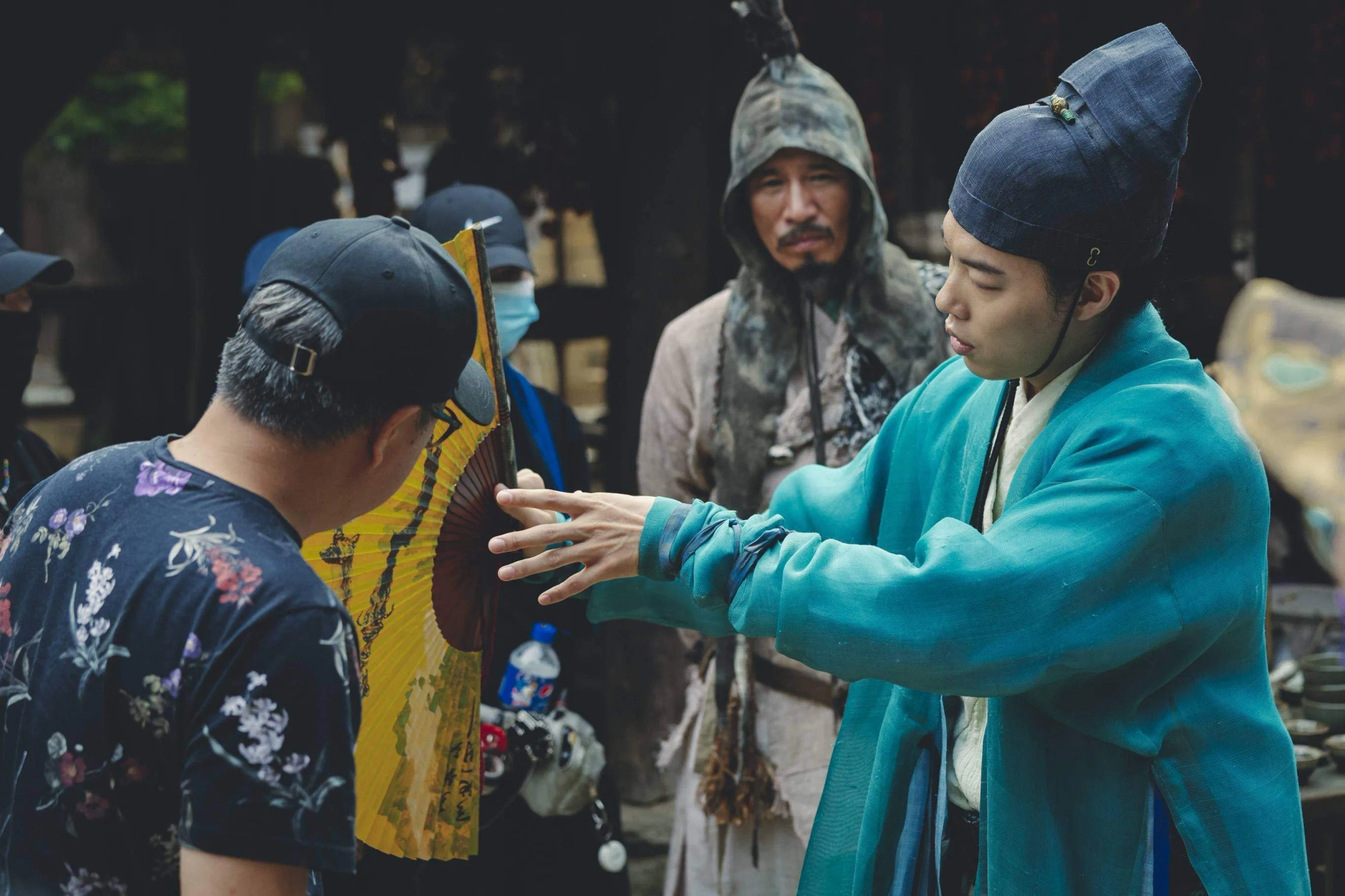 Shin Jeong-geun and Ryu Jun-Yeol in Alienoid (2022)