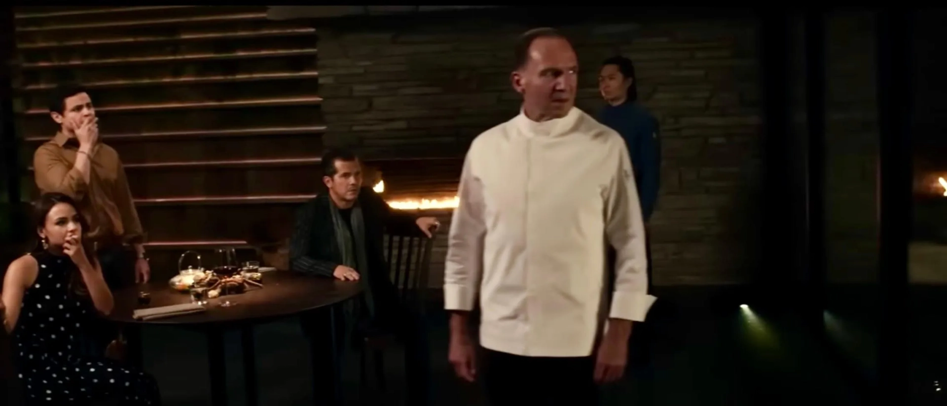 Ralph Fiennes, John Leguizamo, Victor Zheng, Aimee Carrero, and Arturo Castro in The Menu (2022)