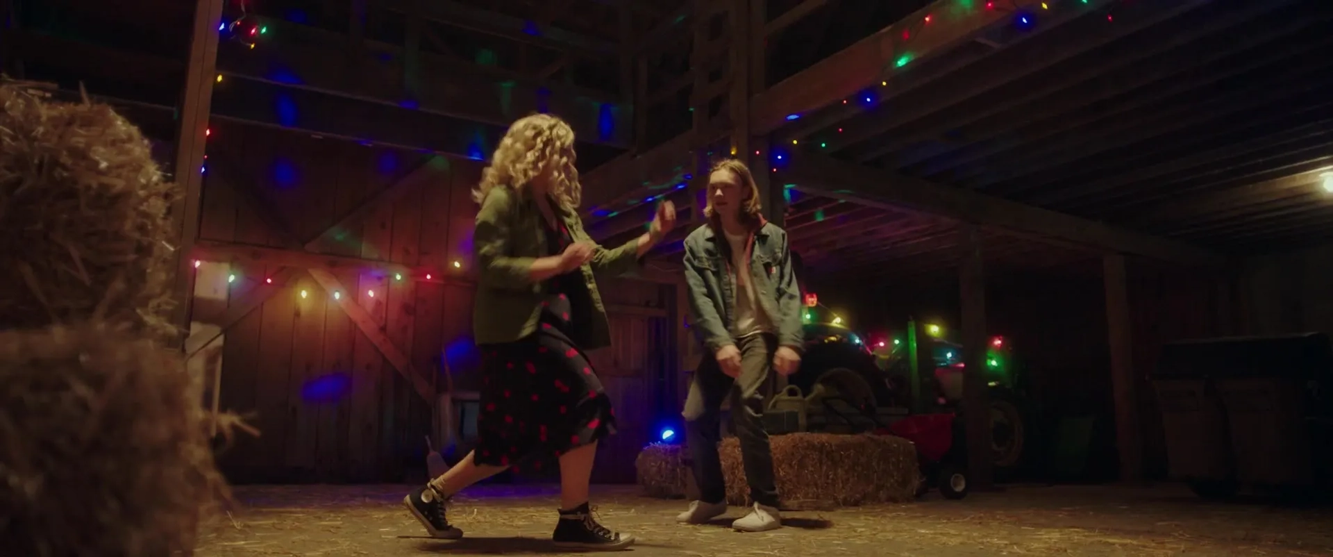 Charlie Plummer and Katherine Langford in Spontaneous (2020)