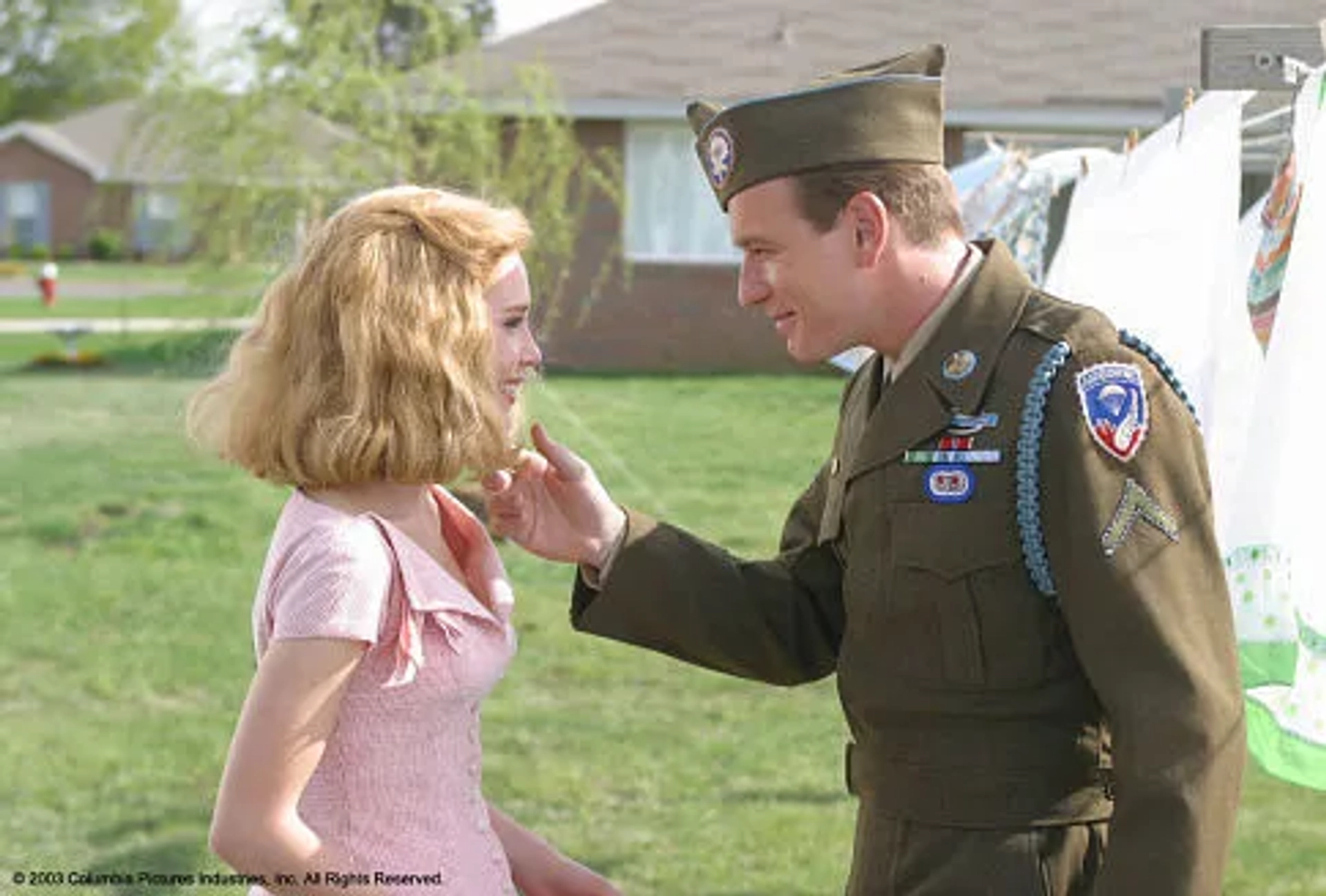 Ewan McGregor and Alison Lohman in Big Fish (2003)