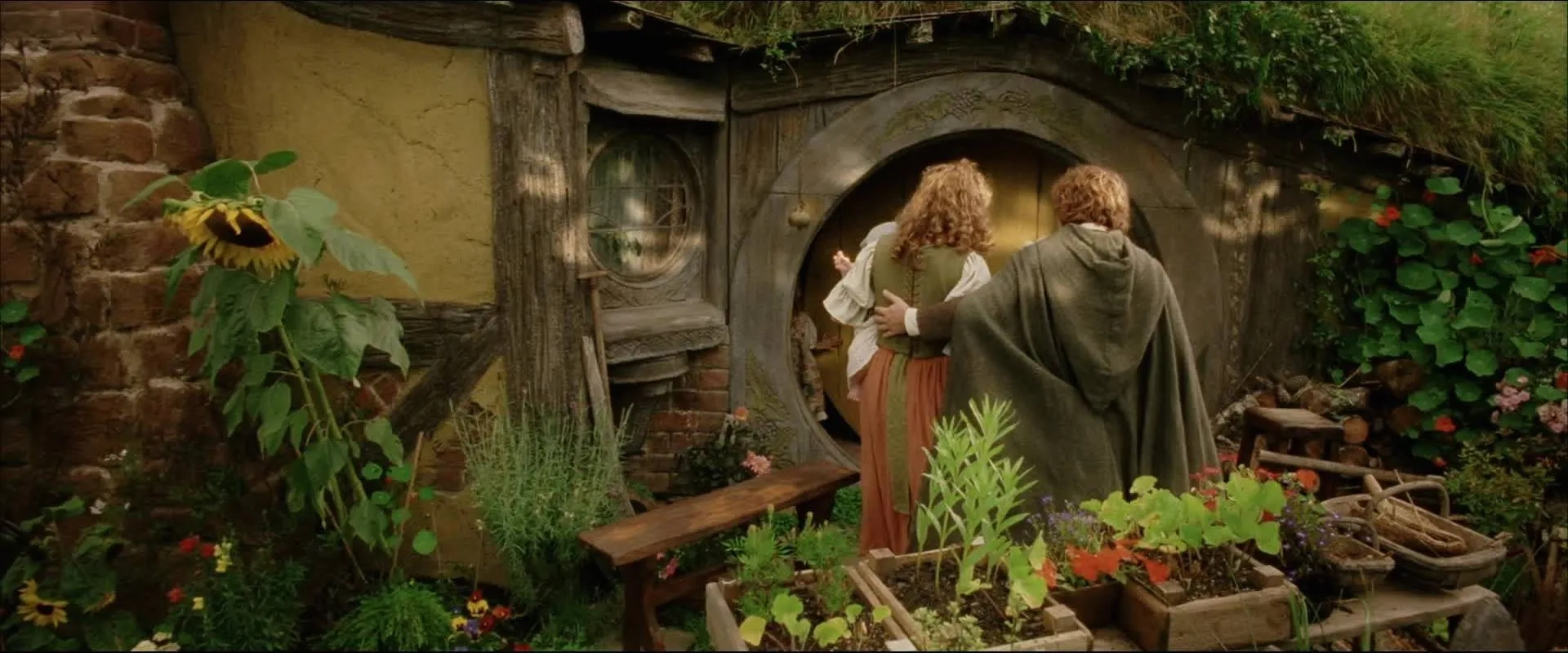 Sean Astin and Sarah McLeod in The Lord of the Rings: The Return of the King (2003)