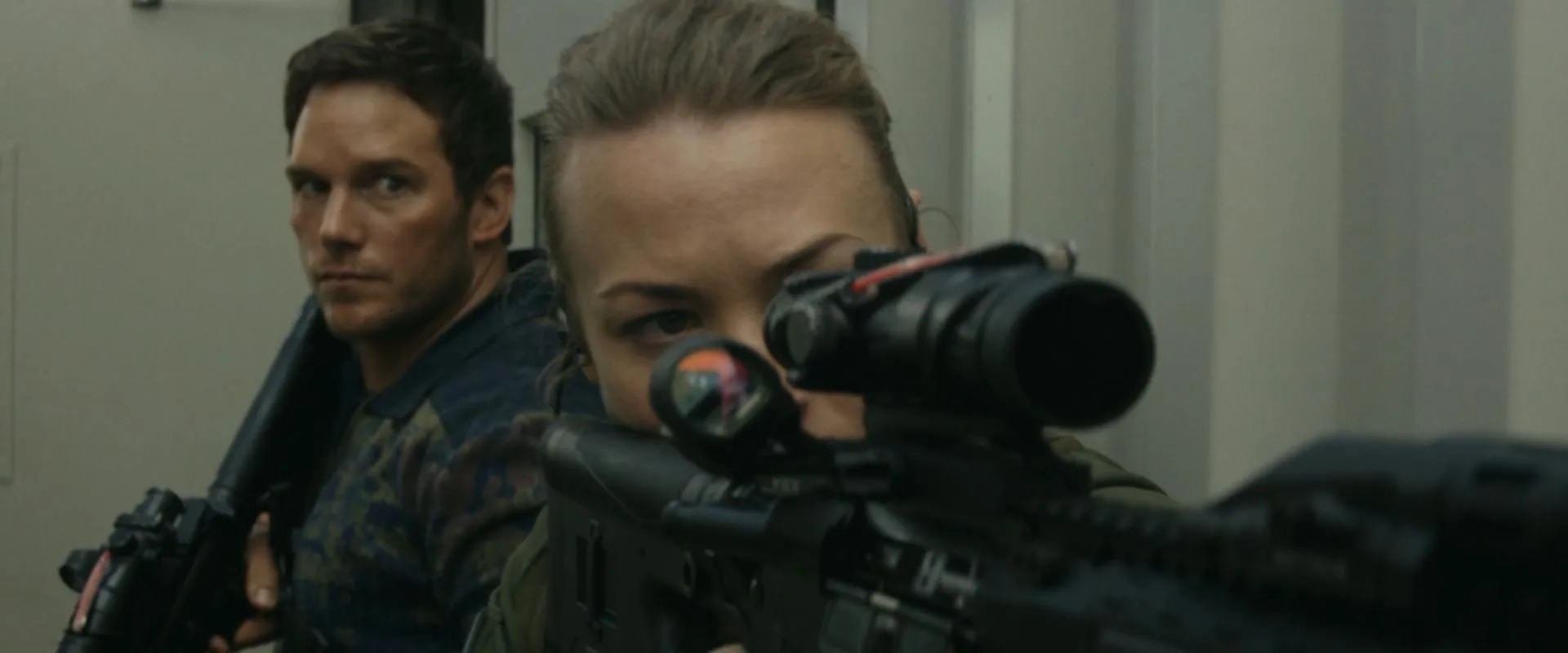 Chris Pratt and Yvonne Strahovski in The Tomorrow War (2021)