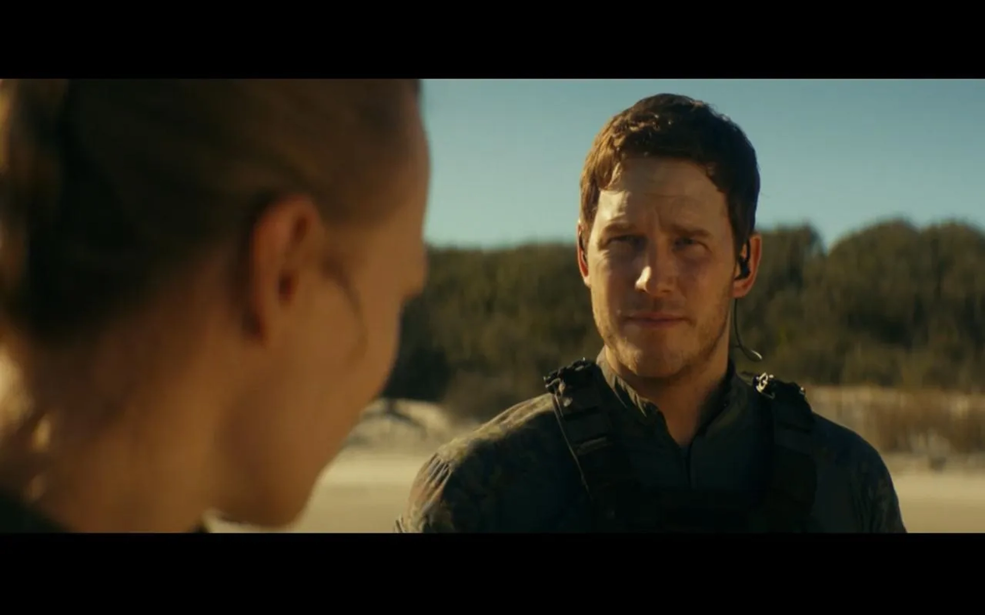 Chris Pratt and Yvonne Strahovski in The Tomorrow War (2021)