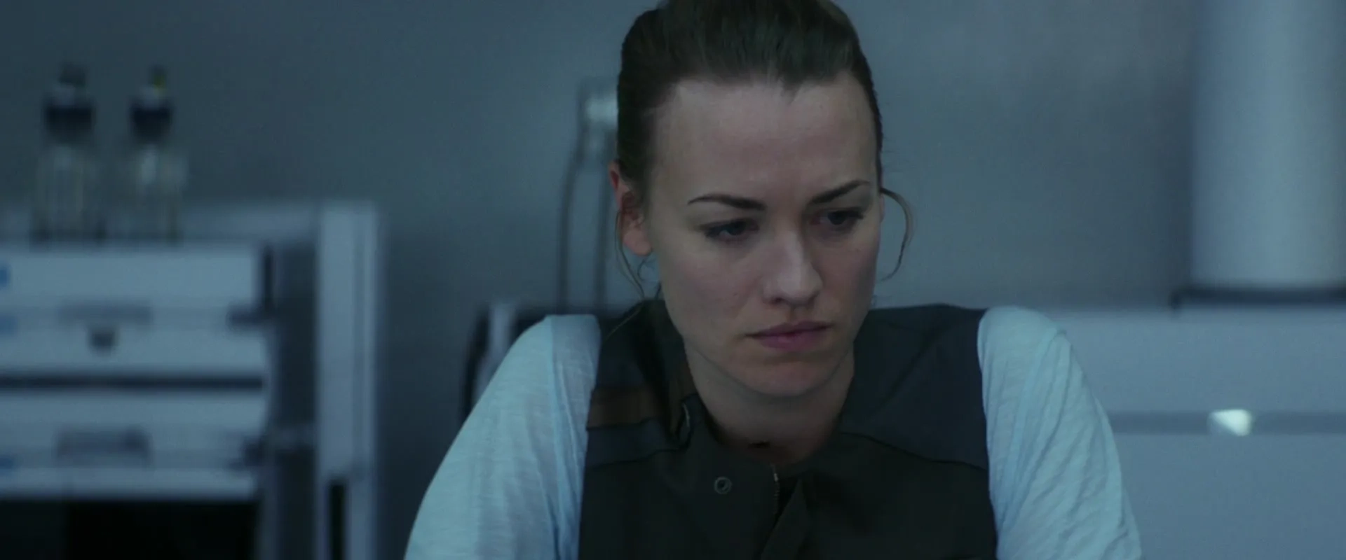 Yvonne Strahovski in The Tomorrow War (2021)