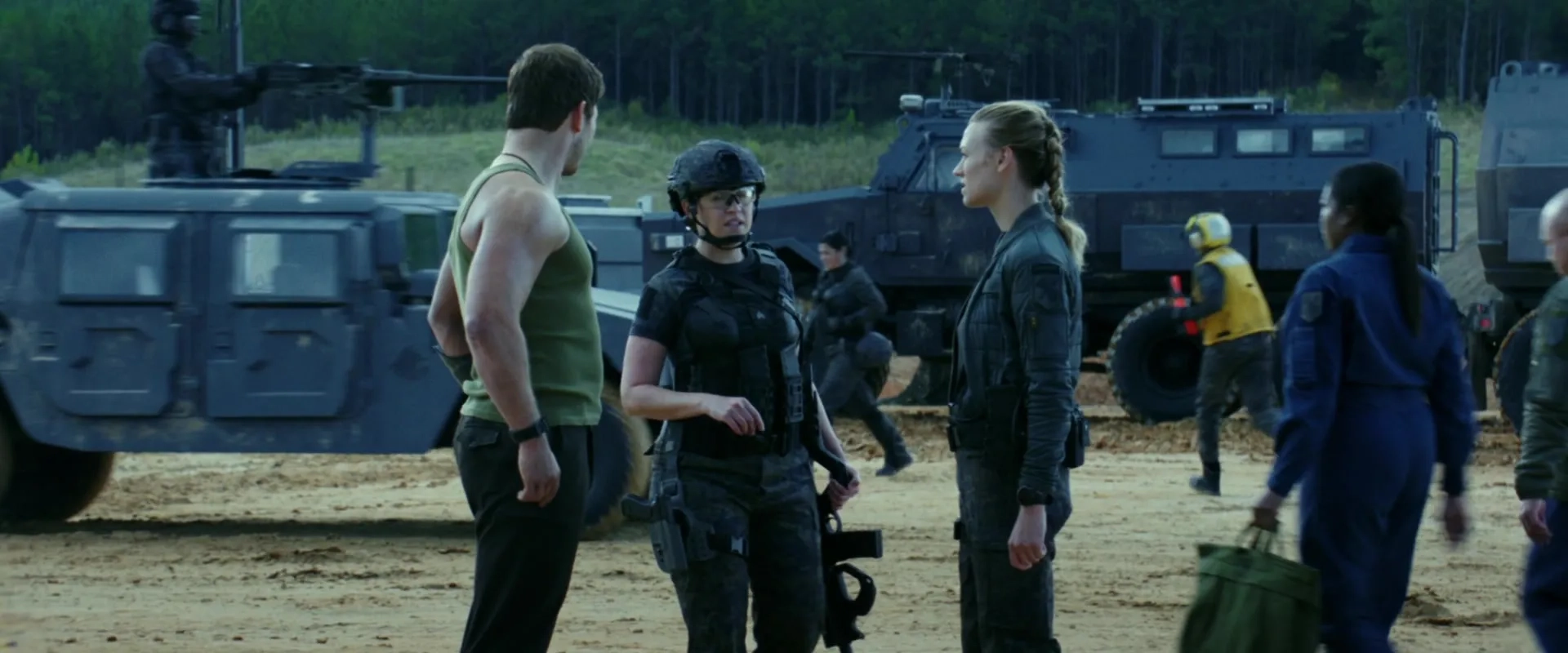 Chris Pratt and Yvonne Strahovski in The Tomorrow War (2021)