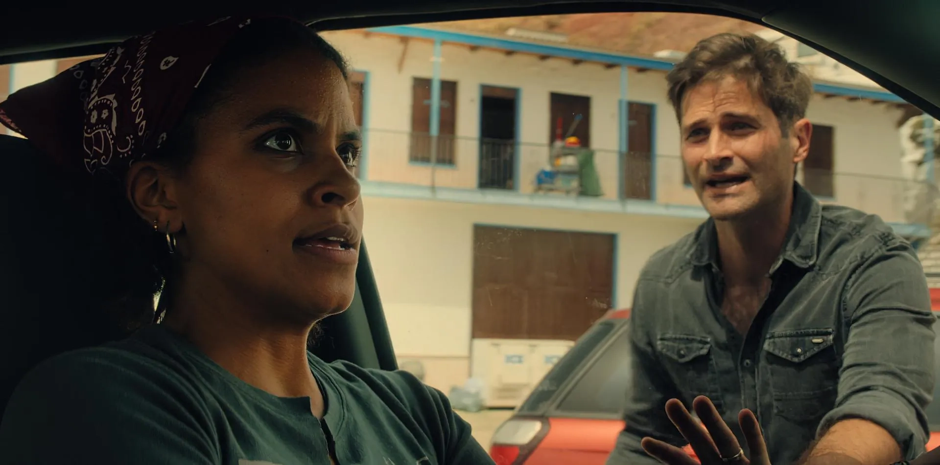 Zazie Beetz and Charles Hagerty in Black Mirror (2011)