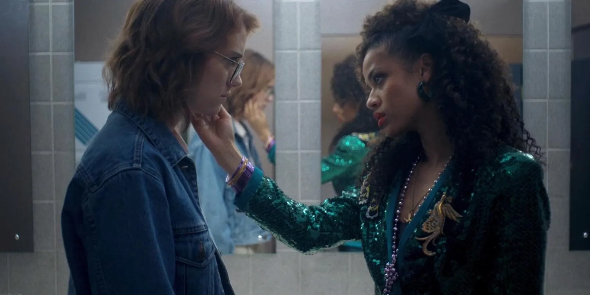 Gugu Mbatha-Raw and Mackenzie Davis in Black Mirror (2011)