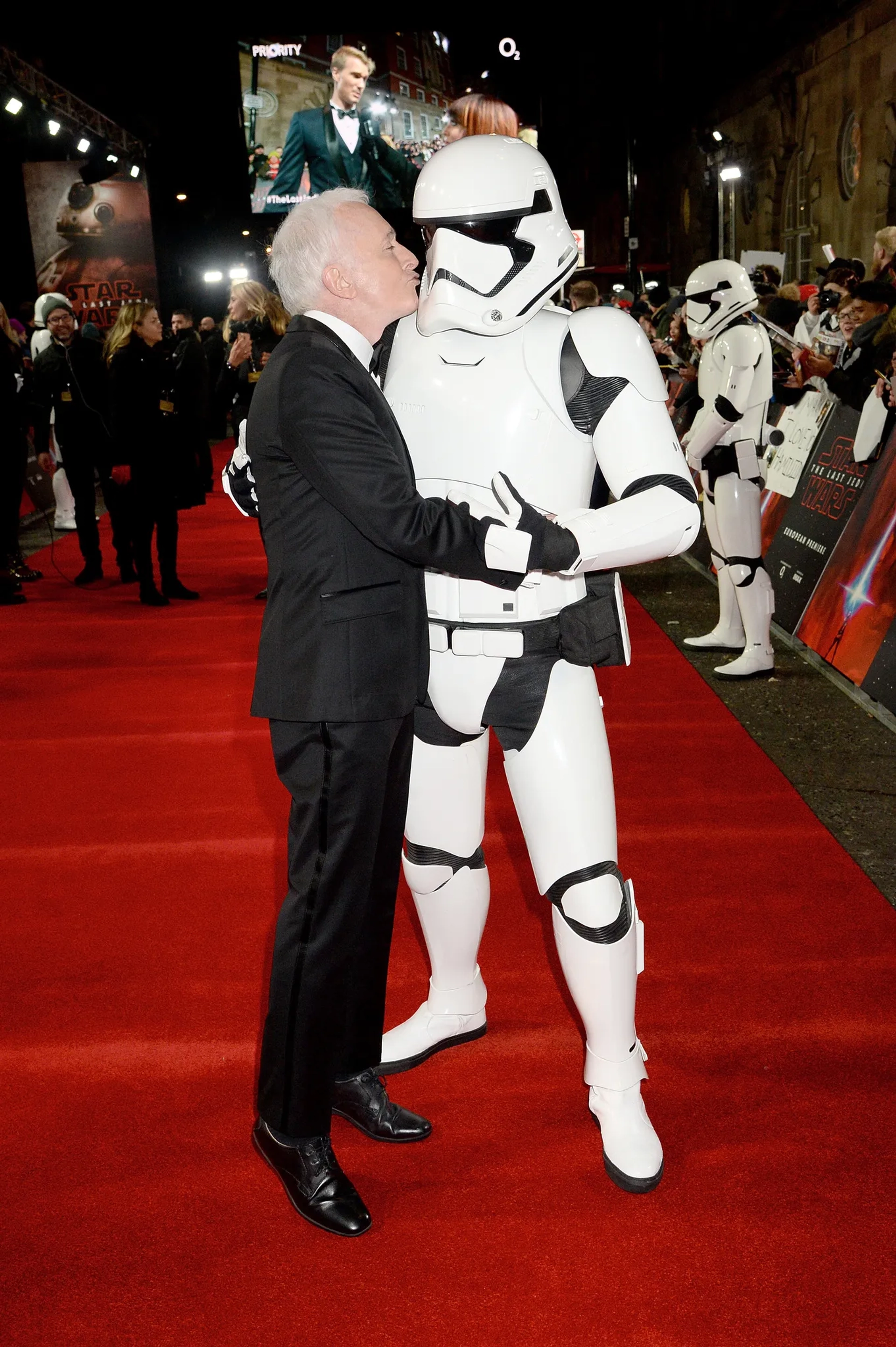 Anthony Daniels at an event for Star Wars: Episode VIII - The Last Jedi (2017)