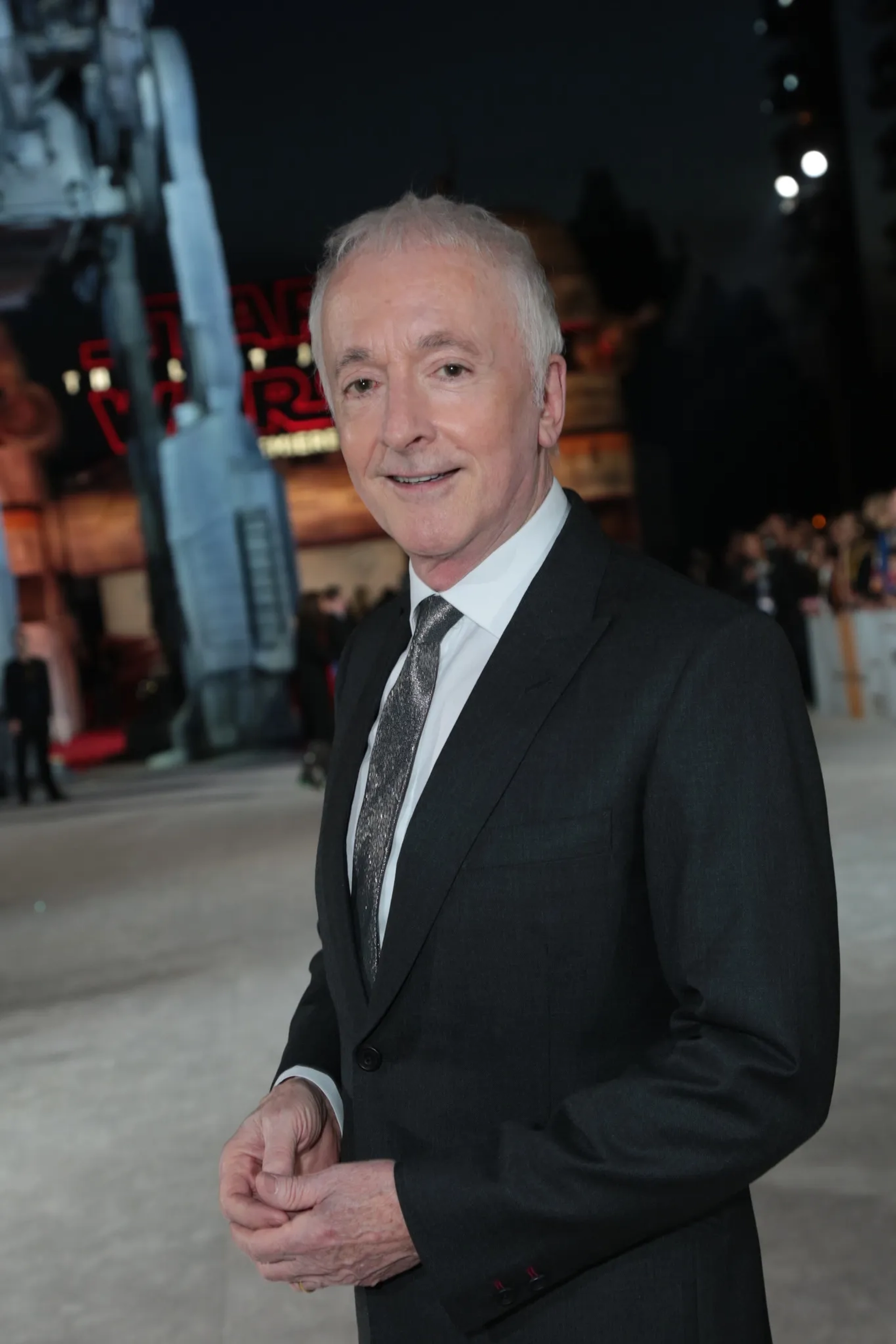 Anthony Daniels at an event for Star Wars: Episode VIII - The Last Jedi (2017)