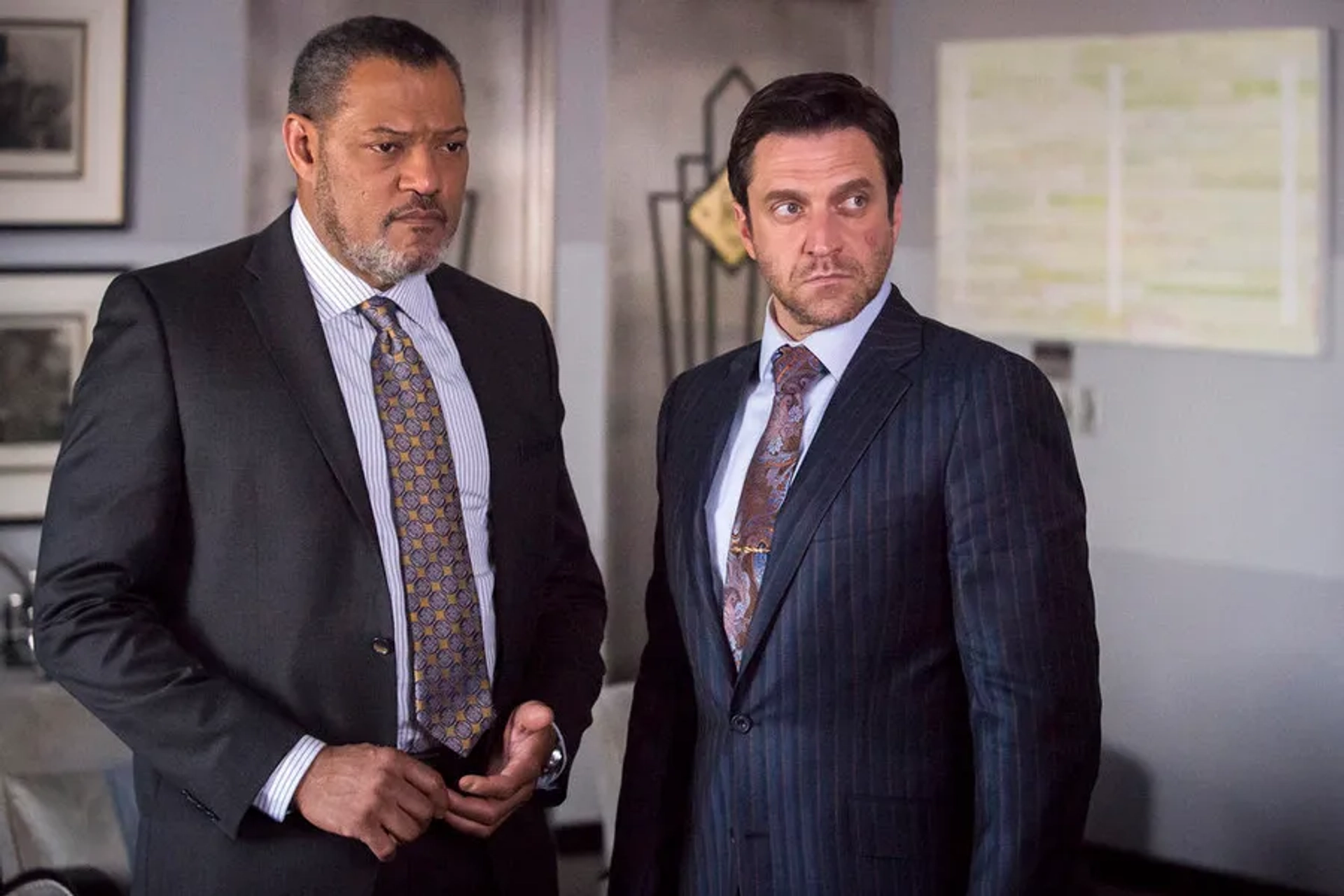 Laurence Fishburne and Raúl Esparza in Hannibal (2013)