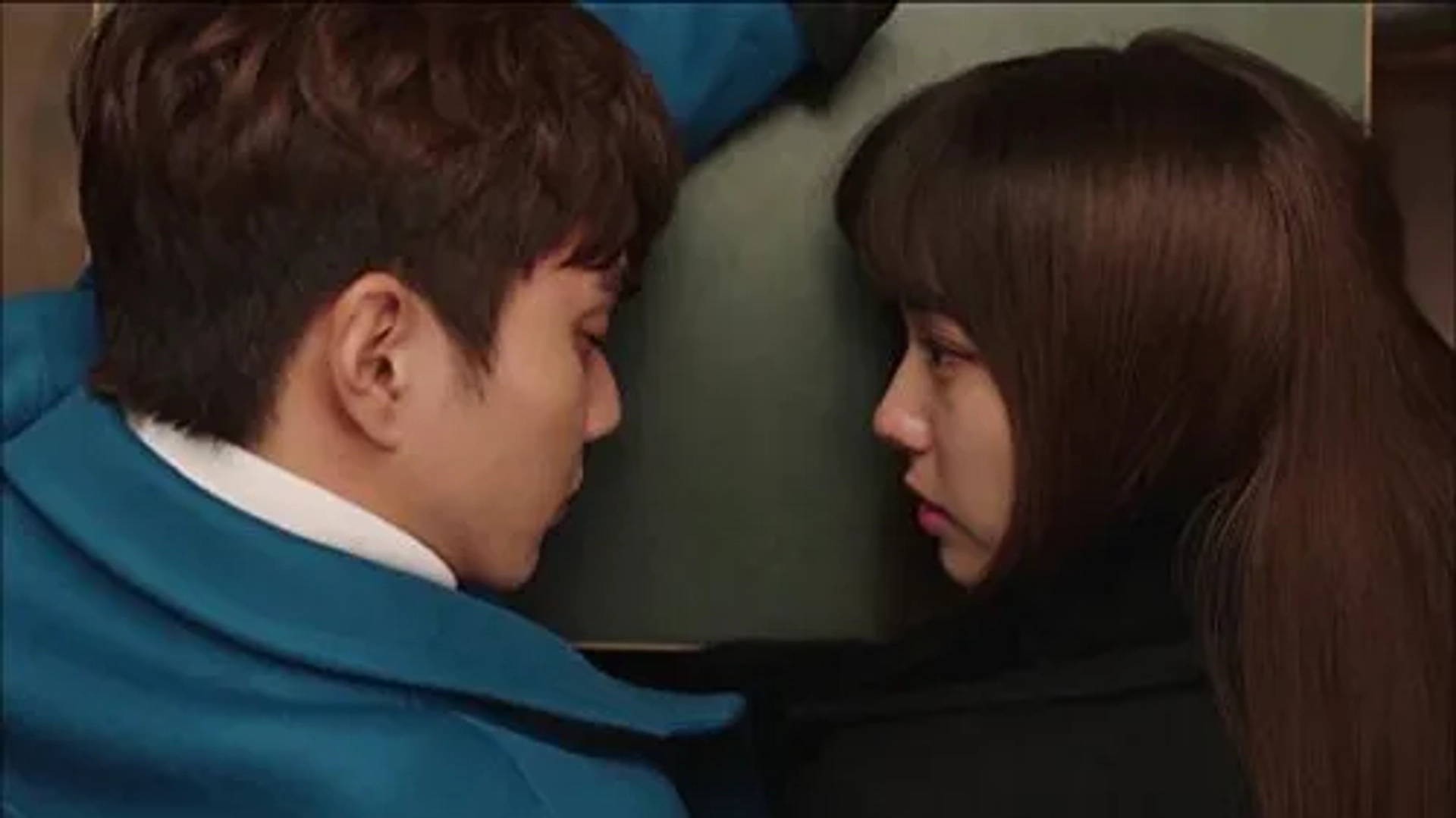 Yoo Seung-ho and Chae Soo-bin in I'm Not a Robot (2017)