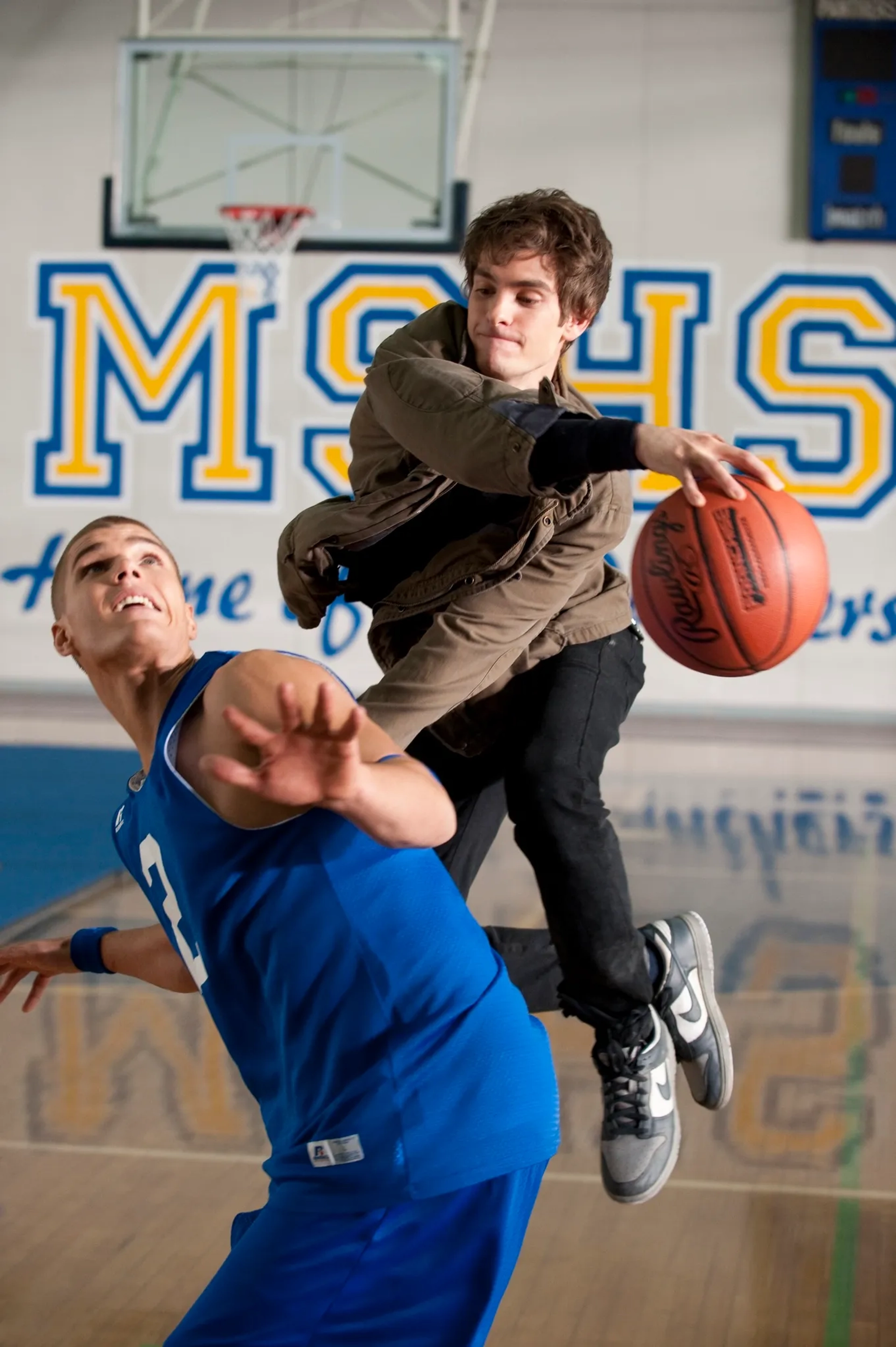 Andrew Garfield and Chris Zylka in The Amazing Spider-Man (2012)