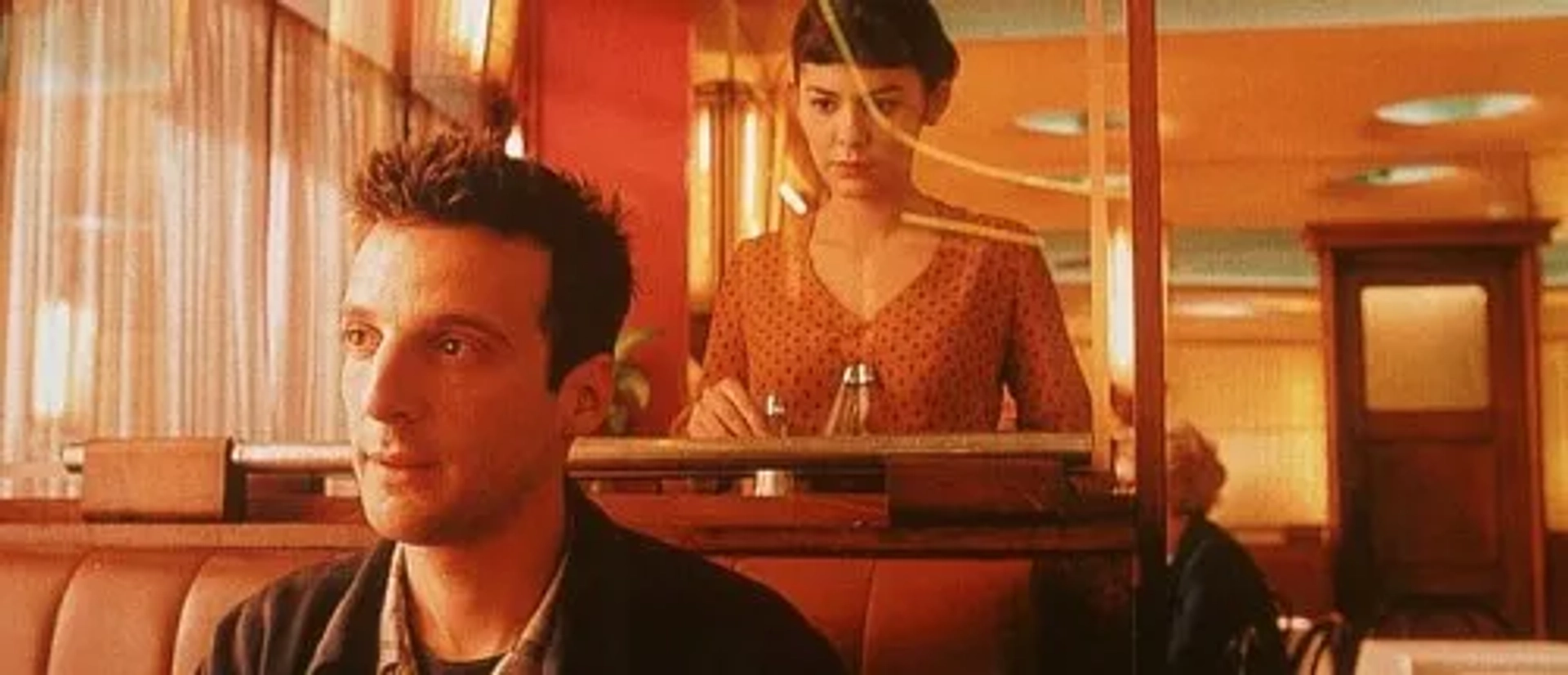 Mathieu Kassovitz and Audrey Tautou in Amélie (2001)