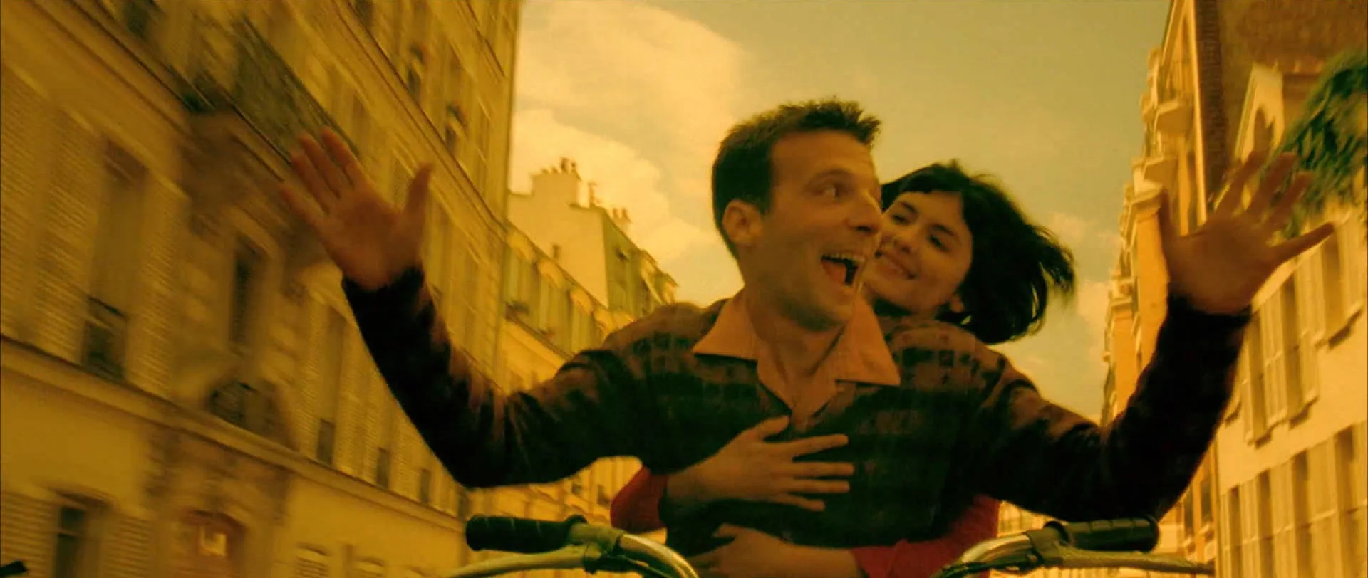 Mathieu Kassovitz and Audrey Tautou in Amélie (2001)