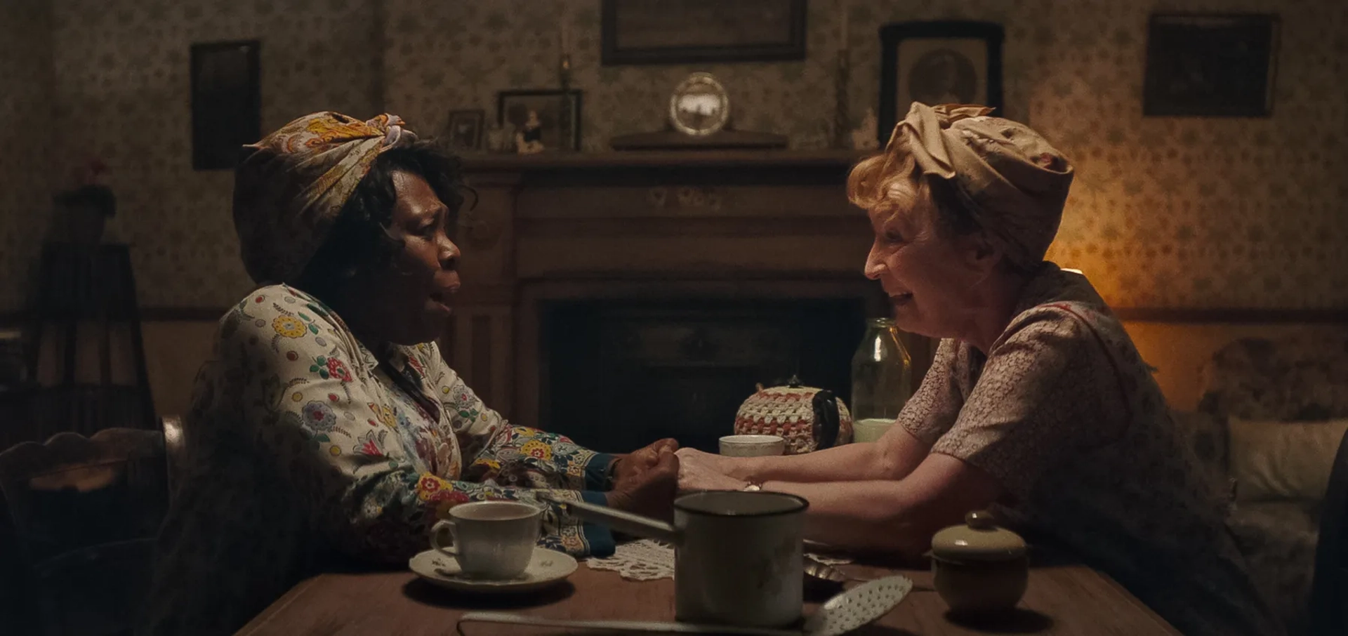 Lesley Manville and Ellen Thomas in Mrs. Harris Goes to Paris (2022)