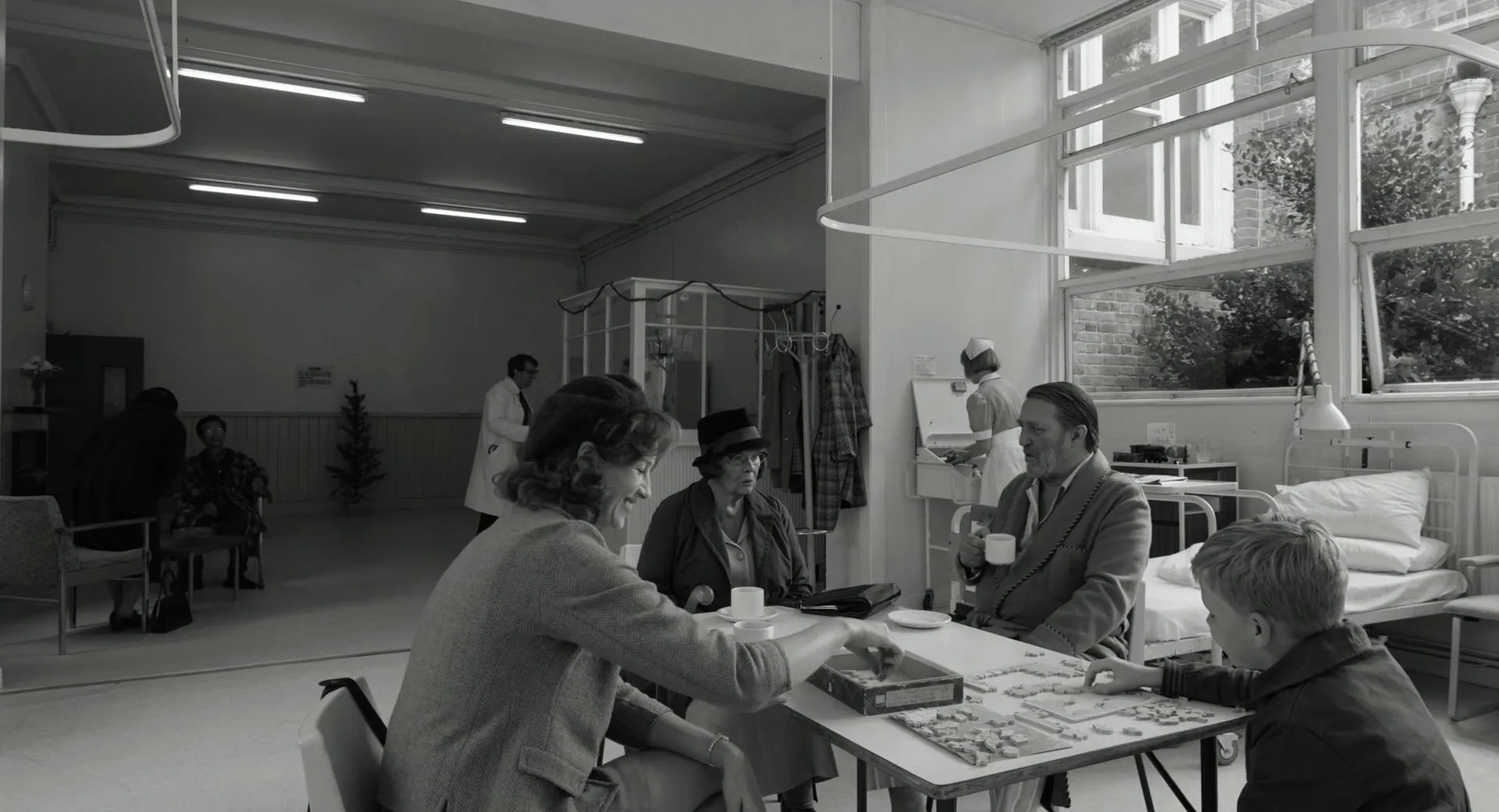 Judi Dench, Ciarán Hinds, Jude Hill, and Caitríona Balfe in Belfast (2021)