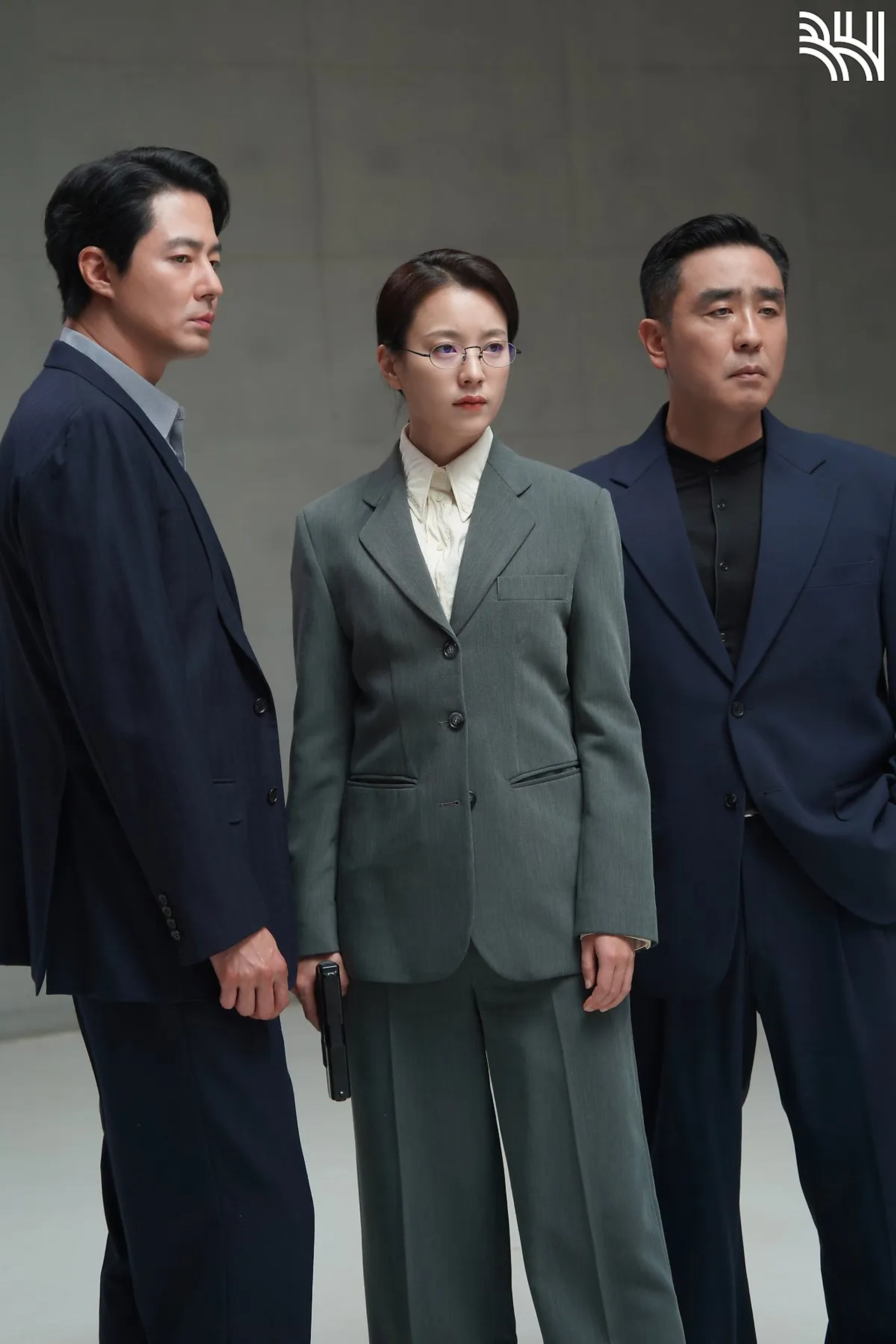 Zo In-sung and Han Hyo-joo in Moving (2023)