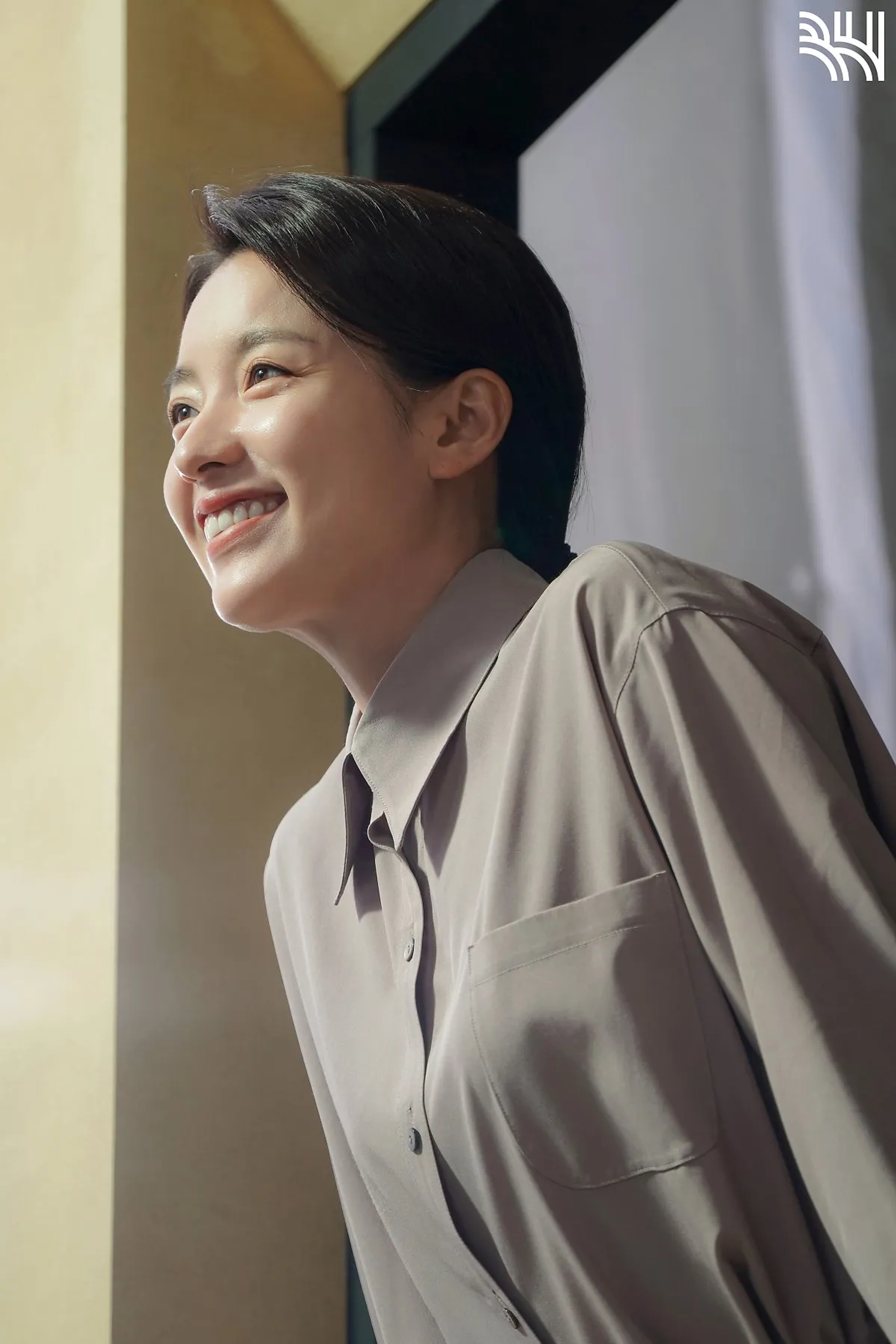 Han Hyo-joo in Moving (2023)