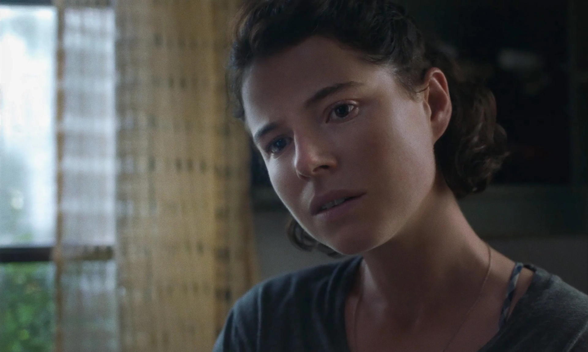 Jessie Buckley in The Lost Daughter (2021)