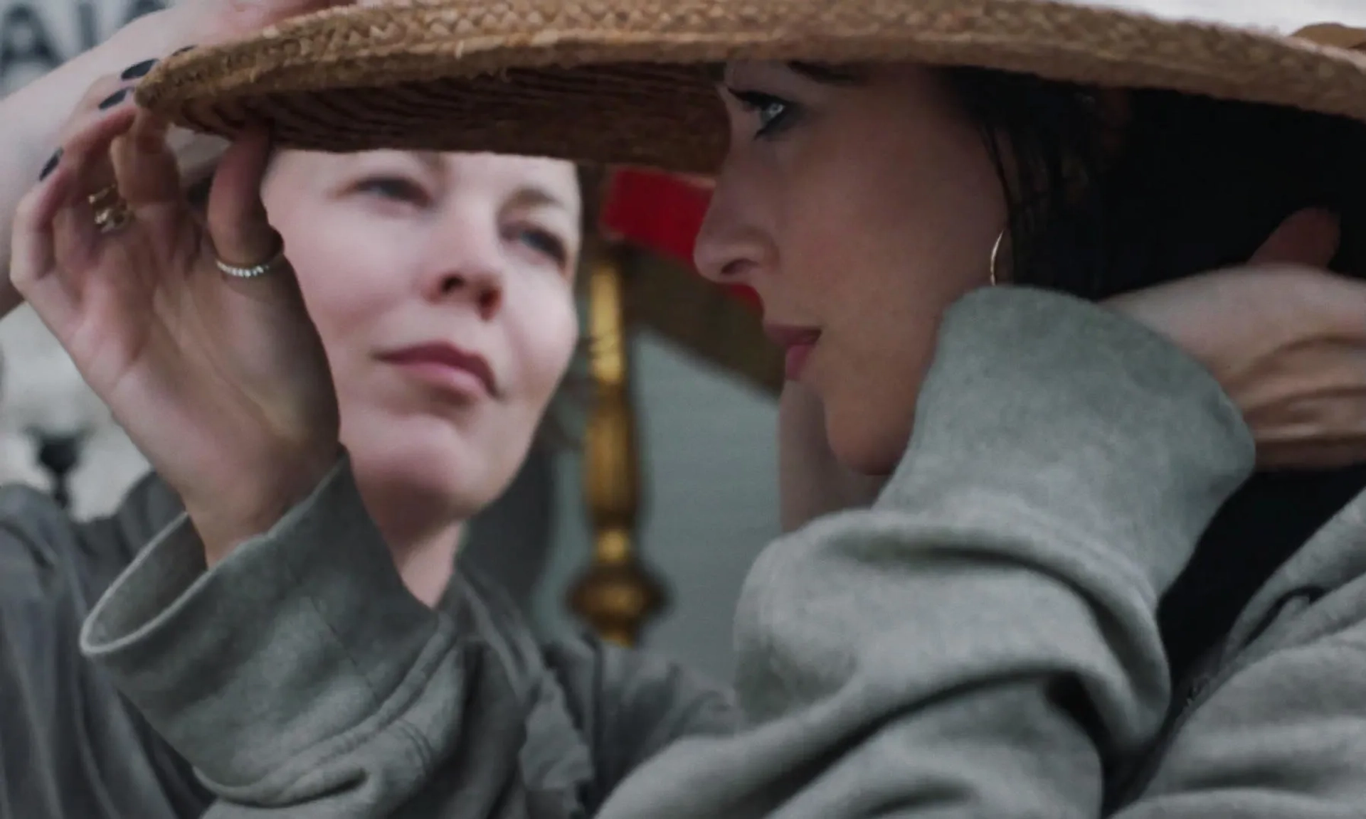 Dakota Johnson and Olivia Colman in The Lost Daughter (2021)