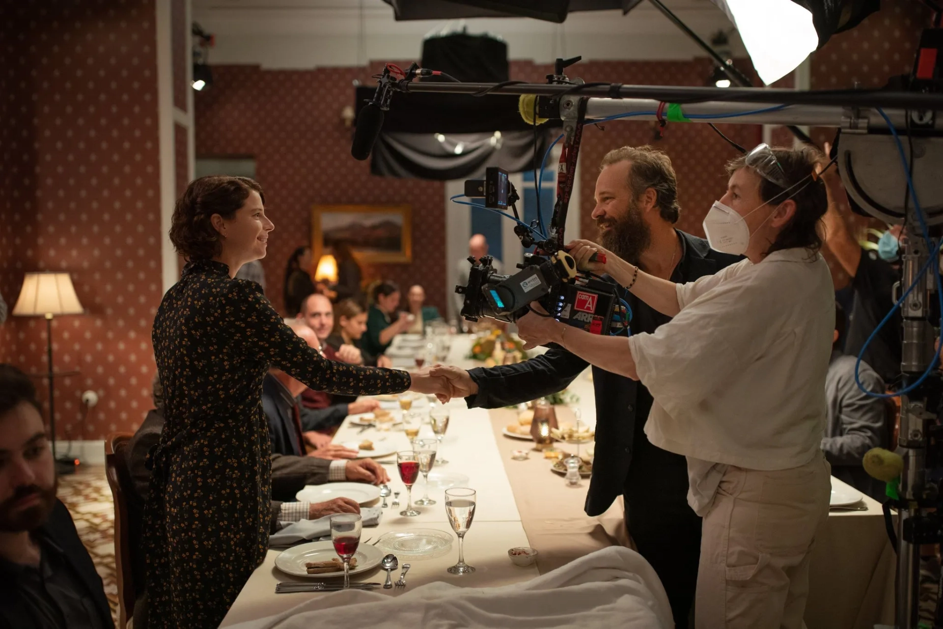 Peter Sarsgaard and Jessie Buckley in The Lost Daughter (2021)