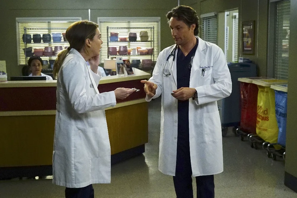 Martin Henderson and Ellen Pompeo in Grey's Anatomy (2005)