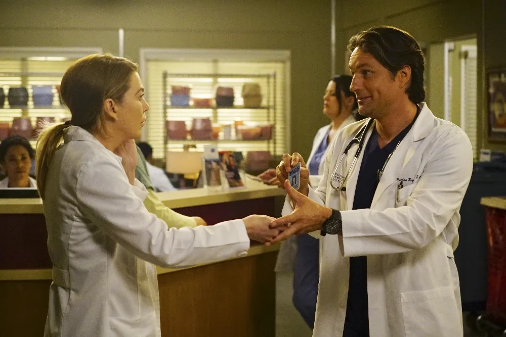 Martin Henderson and Ellen Pompeo in Grey's Anatomy (2005)