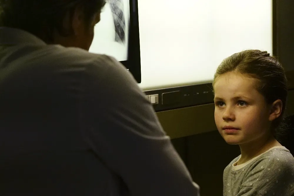 Martin Henderson and Darby Camp in Grey's Anatomy (2005)