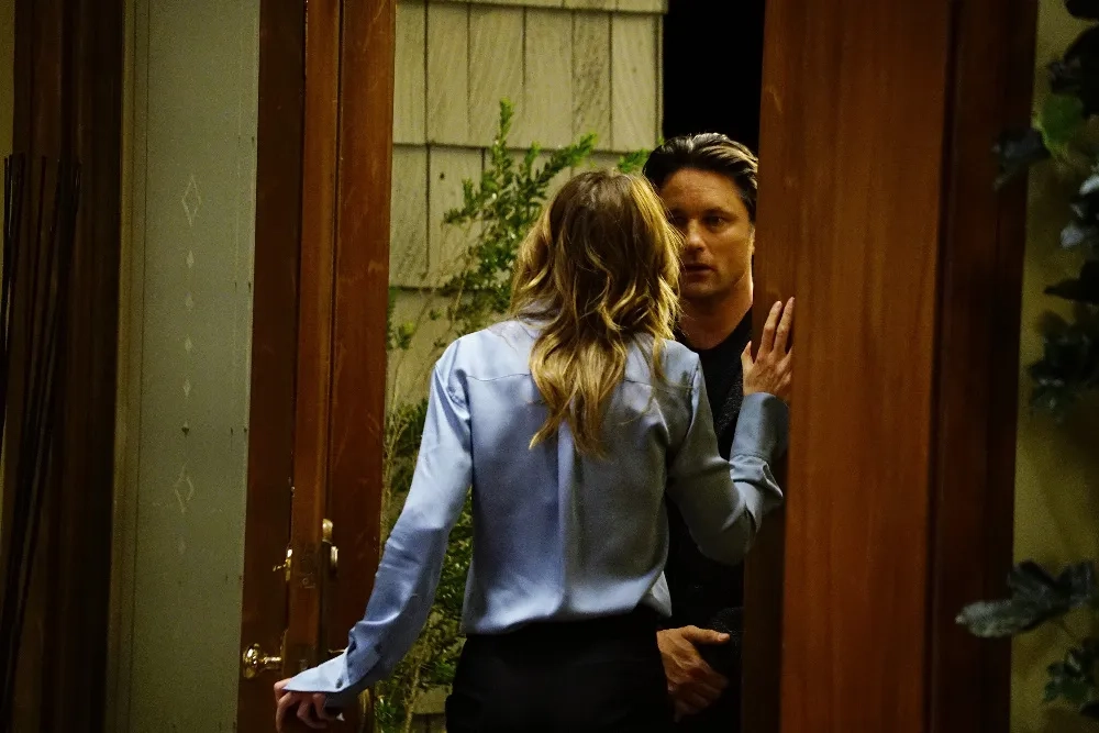 Martin Henderson and Ellen Pompeo in Grey's Anatomy (2005)