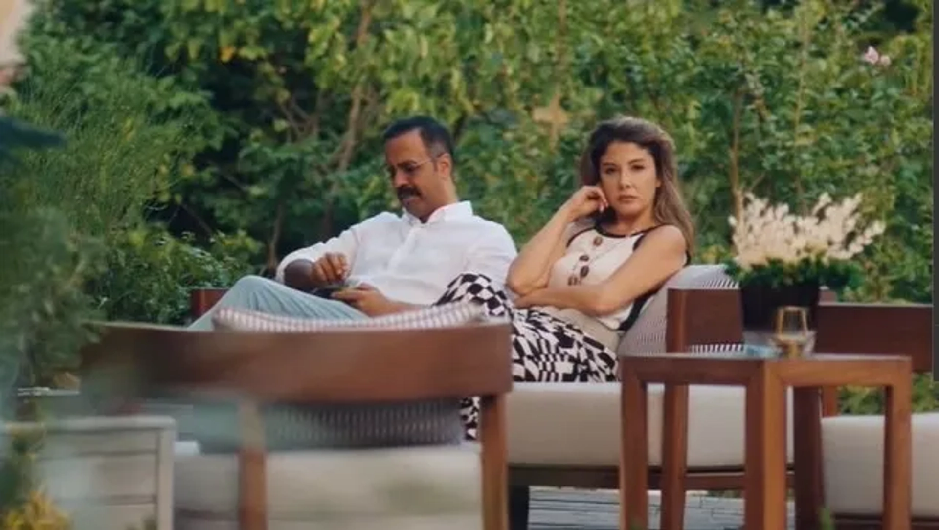 Gürsu Gür and Funda Kadioglu in Ruhun Duymaz (2023)