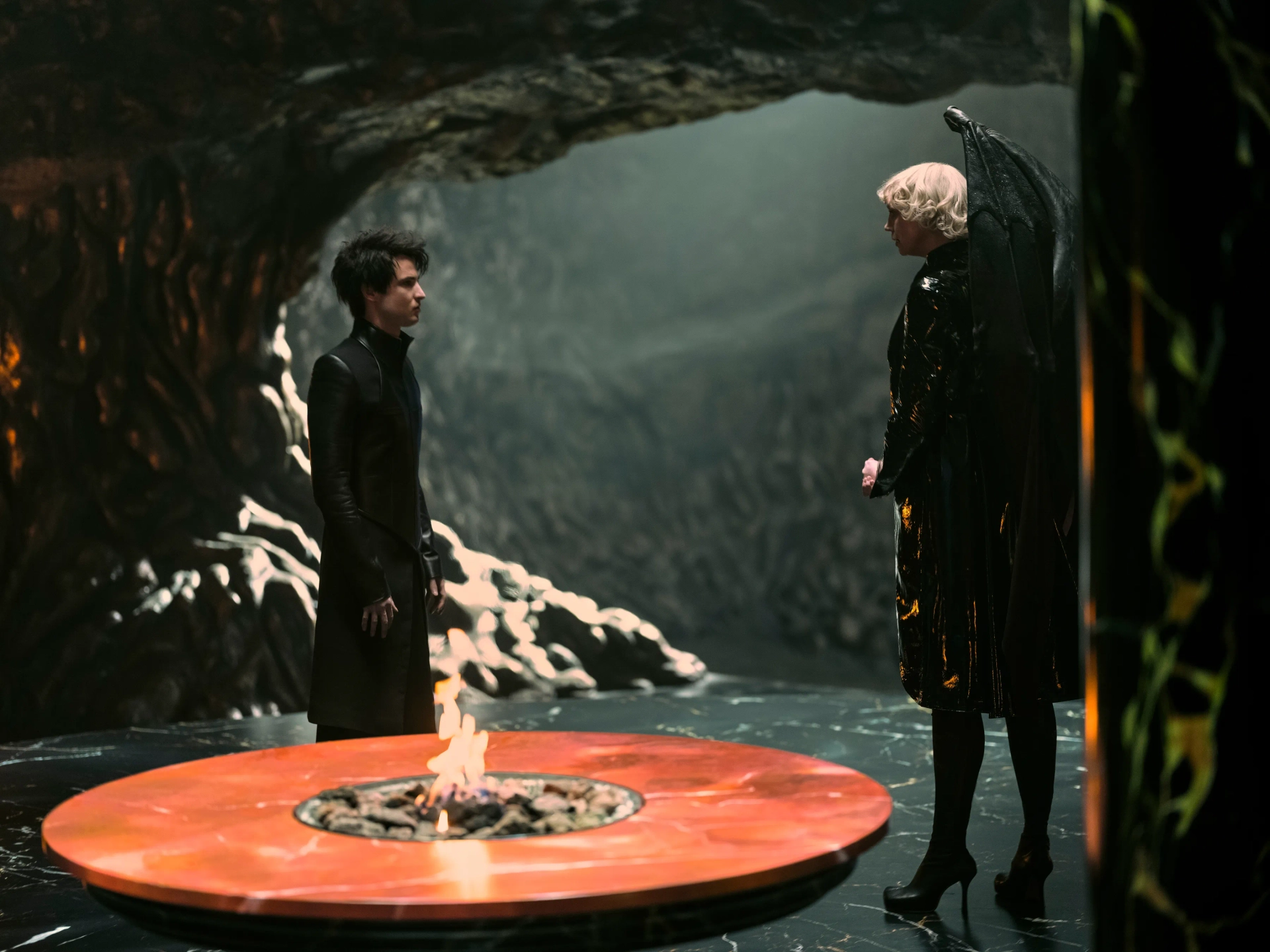 Tom Sturridge and Gwendoline Christie in The Sandman (2022)