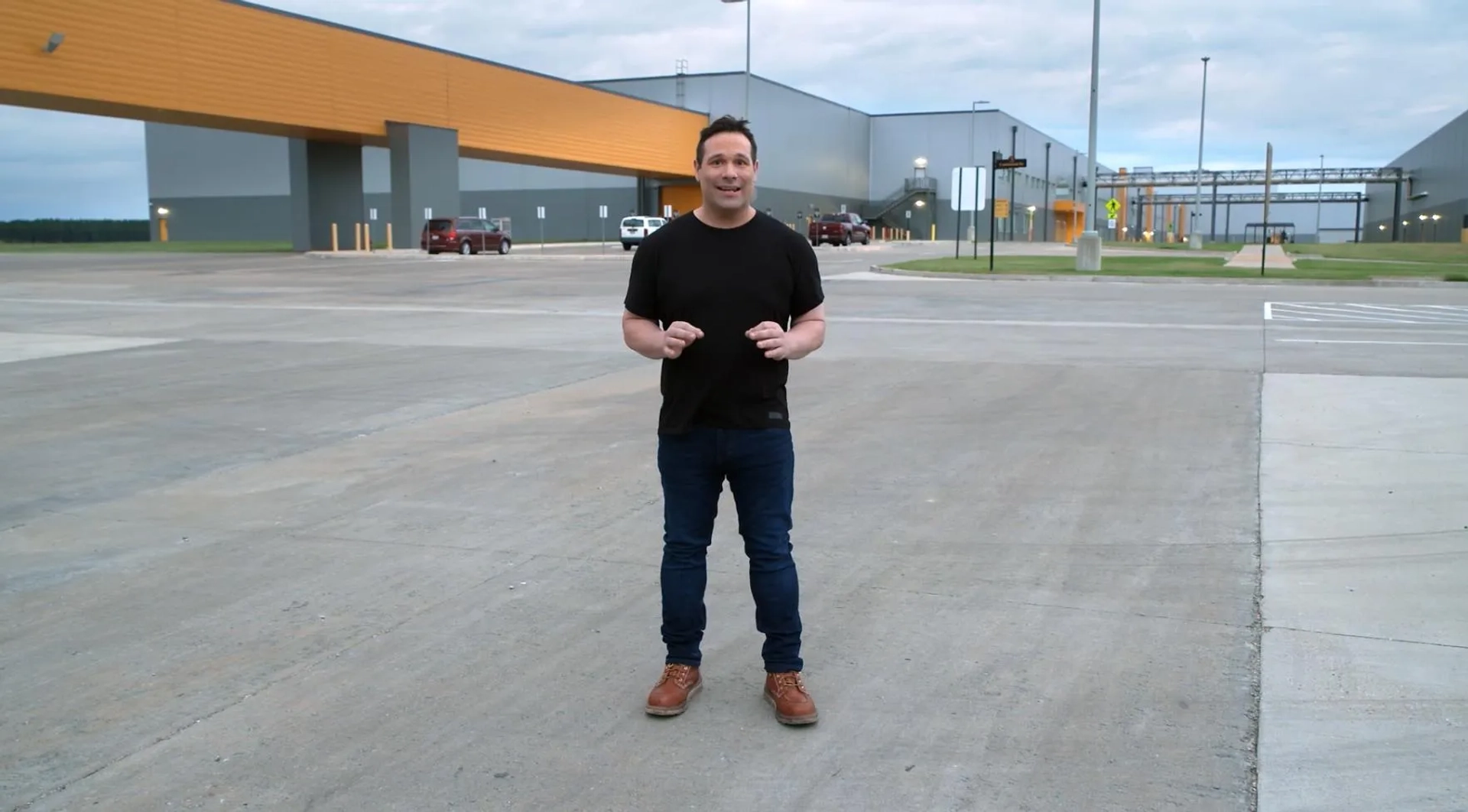 David Carmine in Tomorrow's World Today: The Tires of Tomorrow (2021)