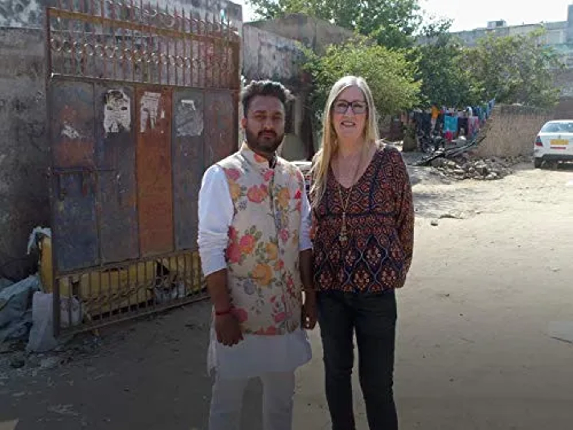Jenny Slatten and Sumit Singh in 90 Day Fiancé: The Other Way: Chickening Out (2019)
